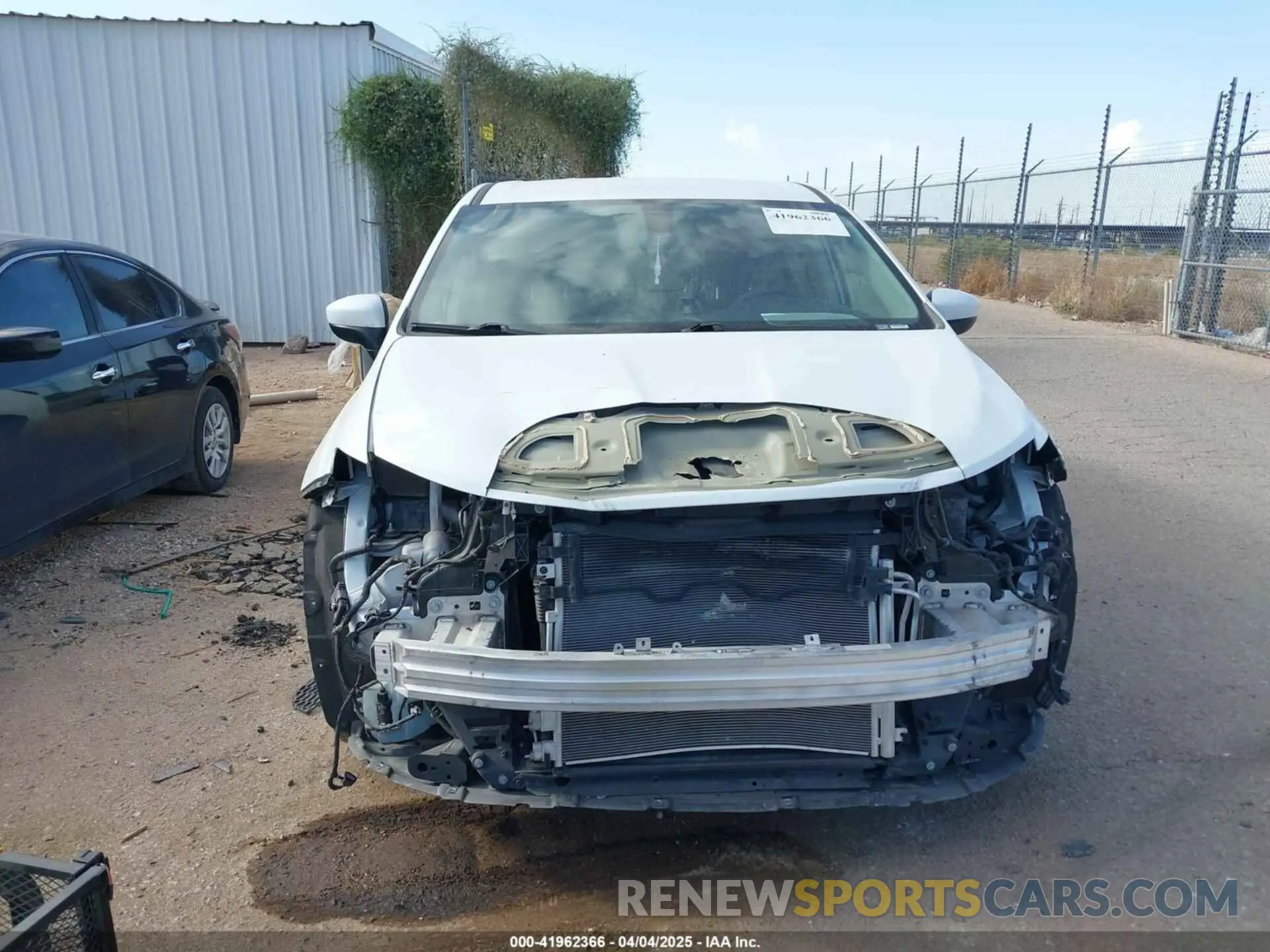 13 fotografías del automóvil dañado 2C4RC1CG0MR587275 CHRYSLER VOYAGER 2021