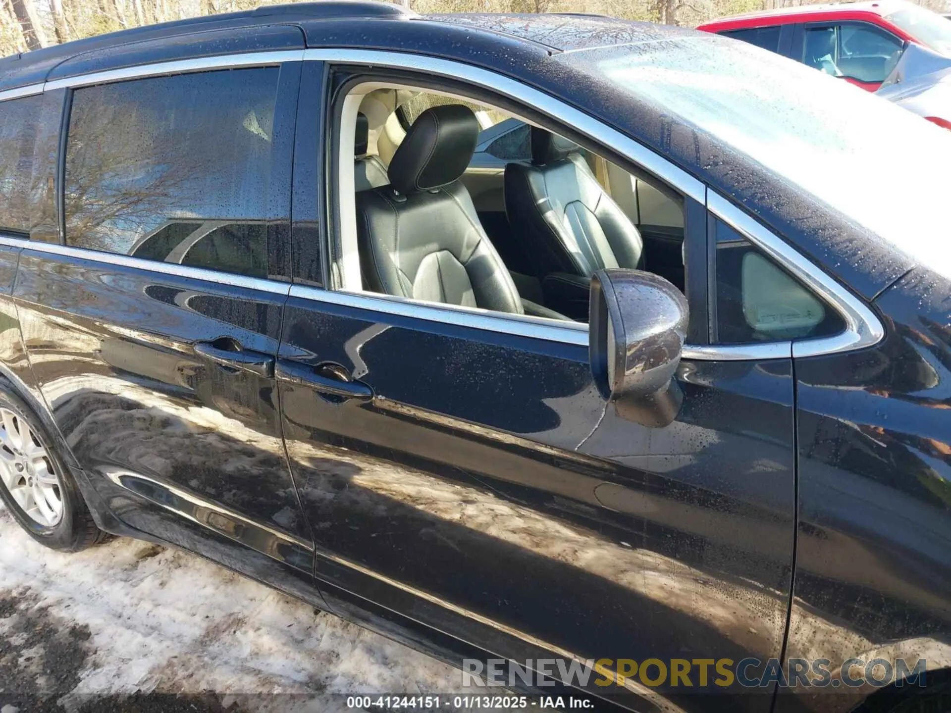13 fotografías del automóvil dañado 2C4RC1DG0MR506659 CHRYSLER VOYAGER 2021