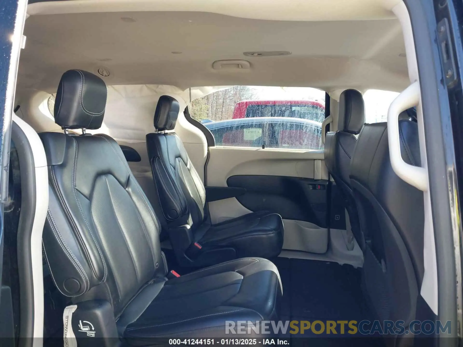 8 fotografías del automóvil dañado 2C4RC1DG0MR506659 CHRYSLER VOYAGER 2021