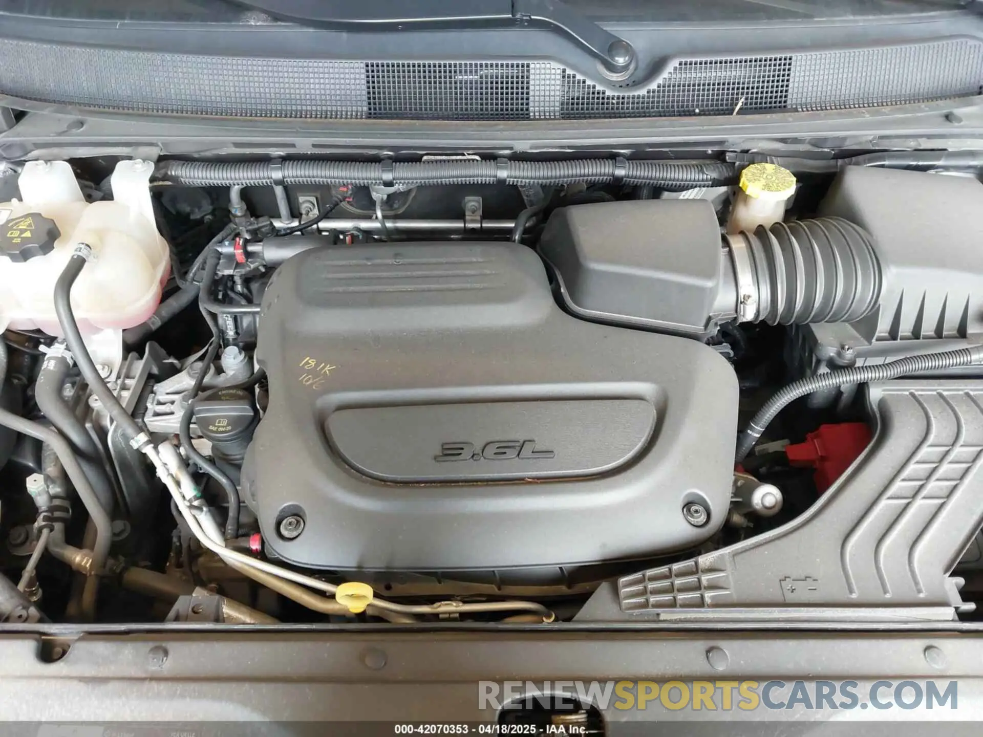 10 fotografías del automóvil dañado 2C4RC1DG0MR515555 CHRYSLER VOYAGER 2021