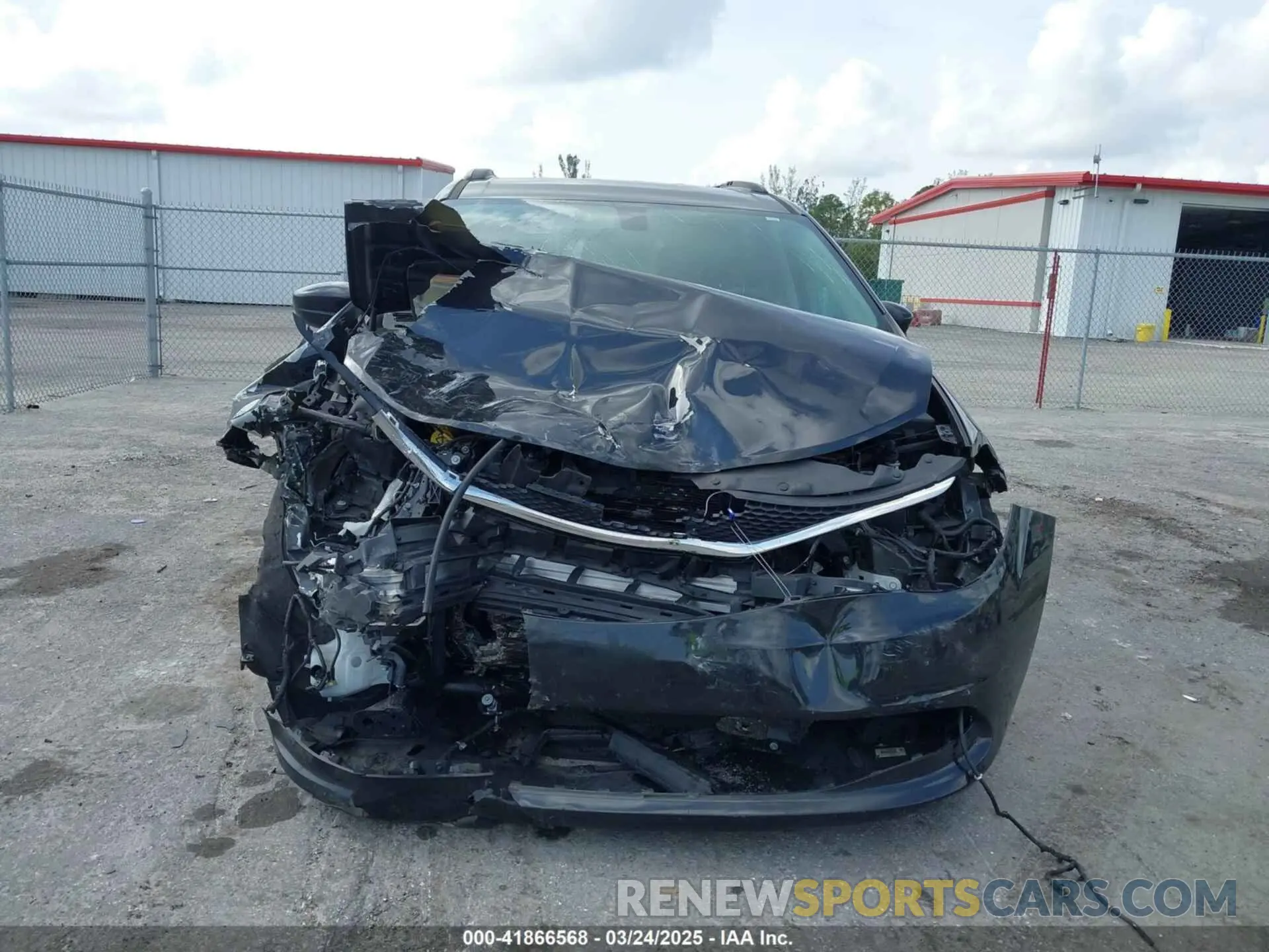13 fotografías del automóvil dañado 2C4RC1DG1MR515709 CHRYSLER VOYAGER 2021