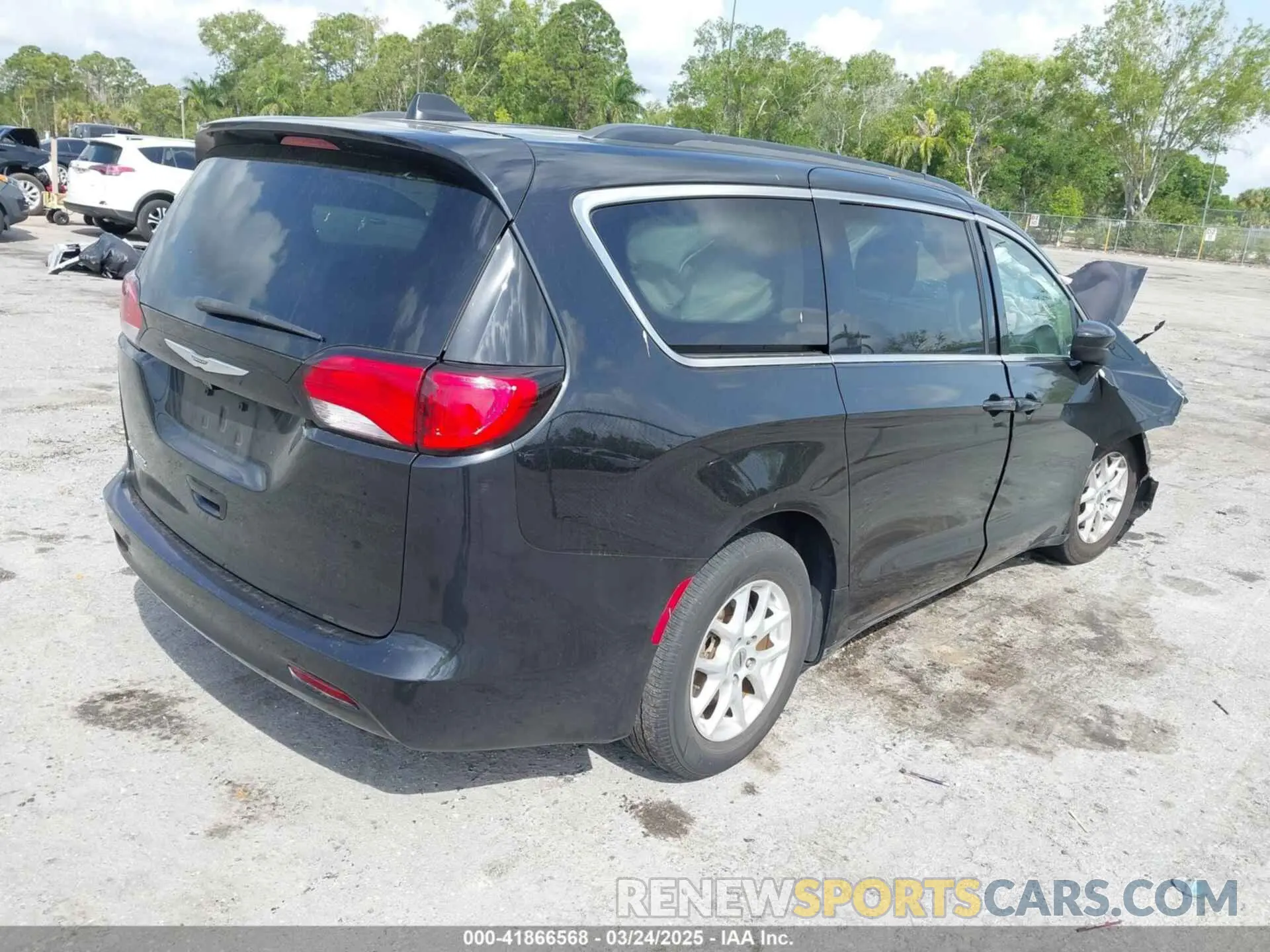 4 fotografías del automóvil dañado 2C4RC1DG1MR515709 CHRYSLER VOYAGER 2021