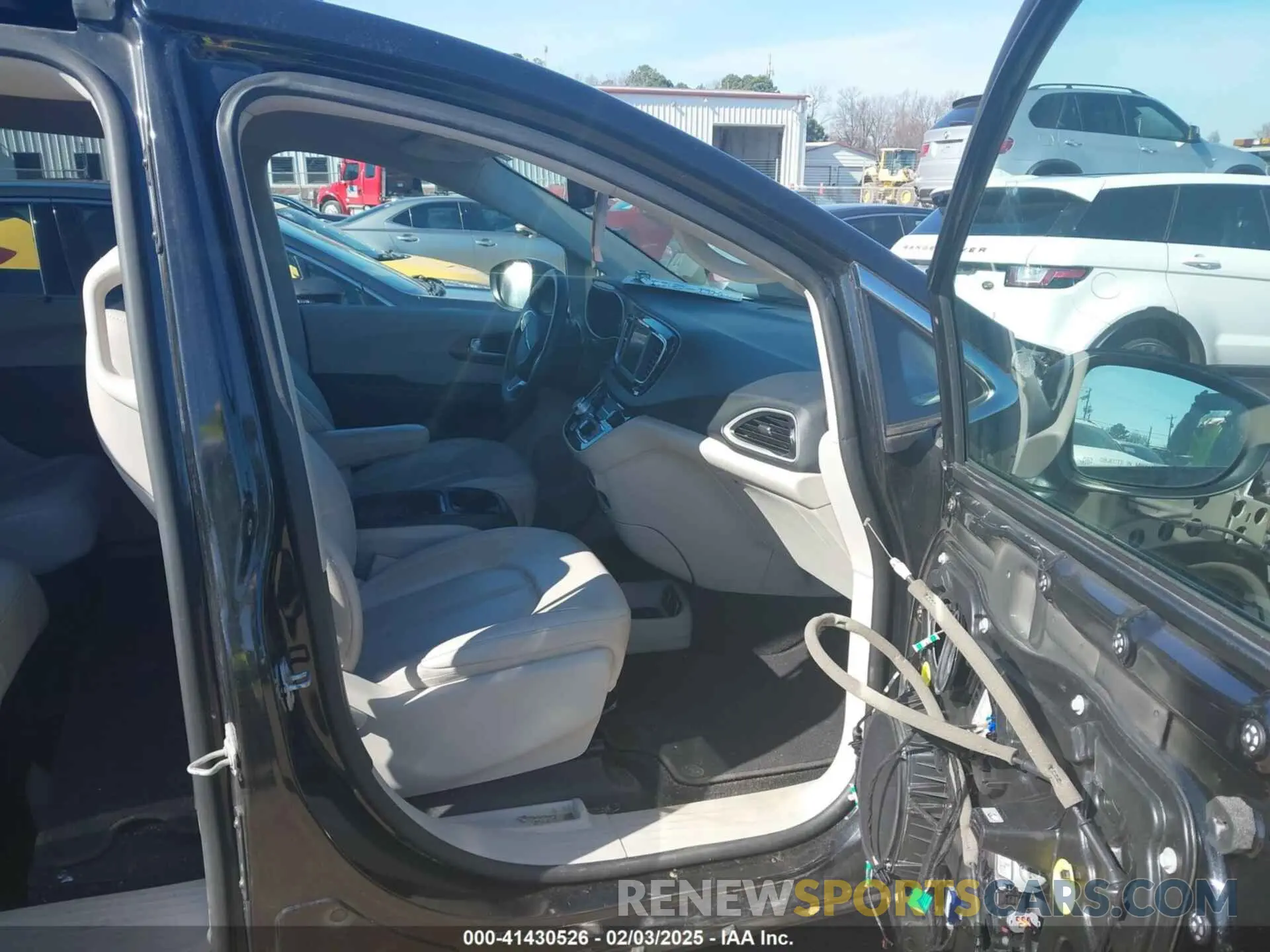 5 fotografías del automóvil dañado 2C4RC1DG6MR511767 CHRYSLER VOYAGER 2021
