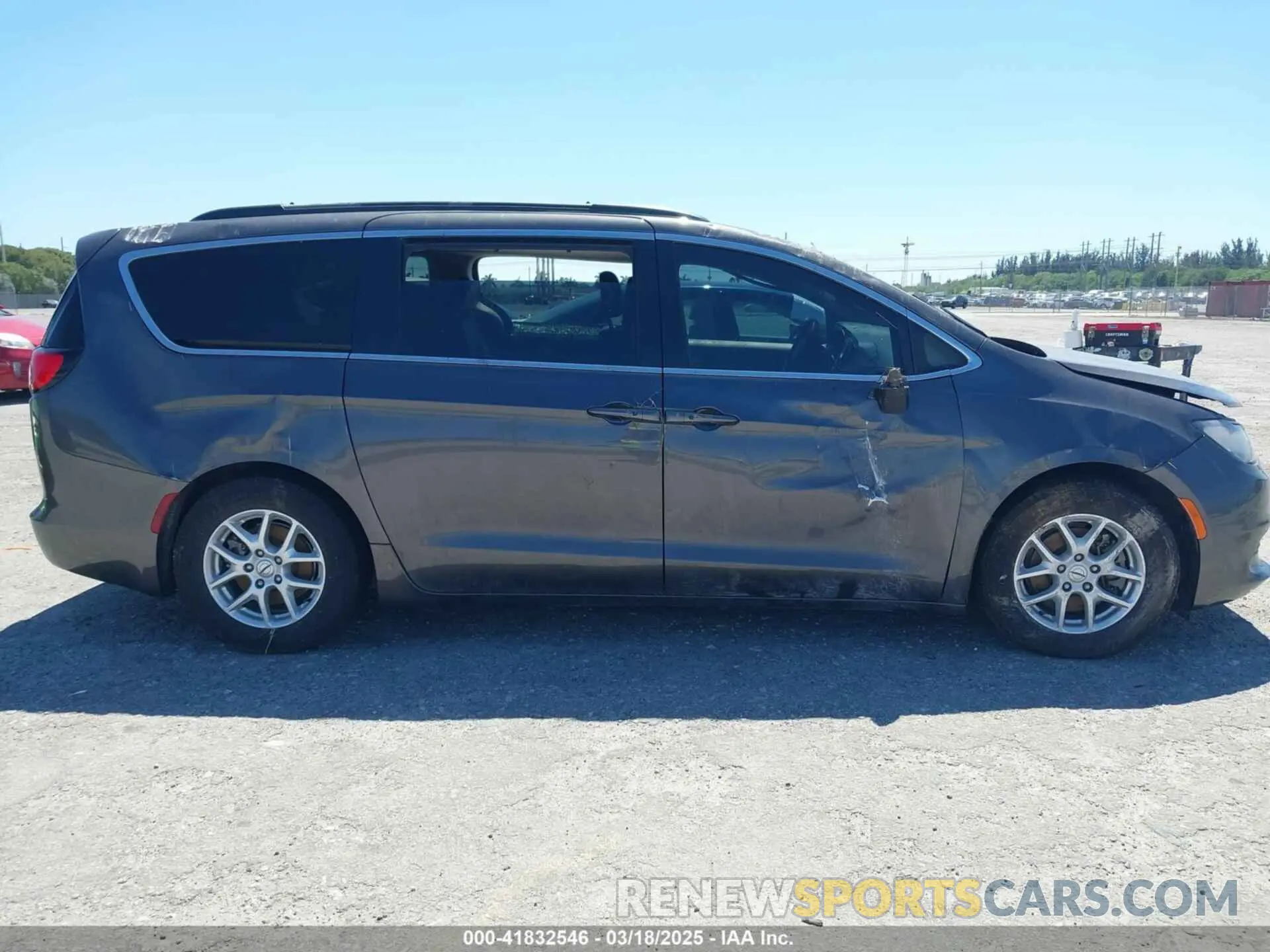 12 fotografías del automóvil dañado 2C4RC1DG8MR539103 CHRYSLER VOYAGER 2021