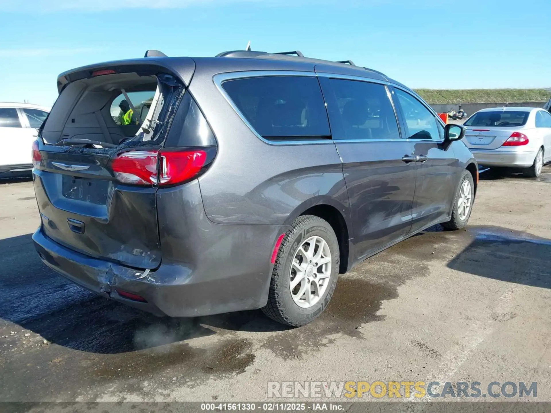 4 fotografías del automóvil dañado 2C4RC1DG8MR542602 CHRYSLER VOYAGER 2021