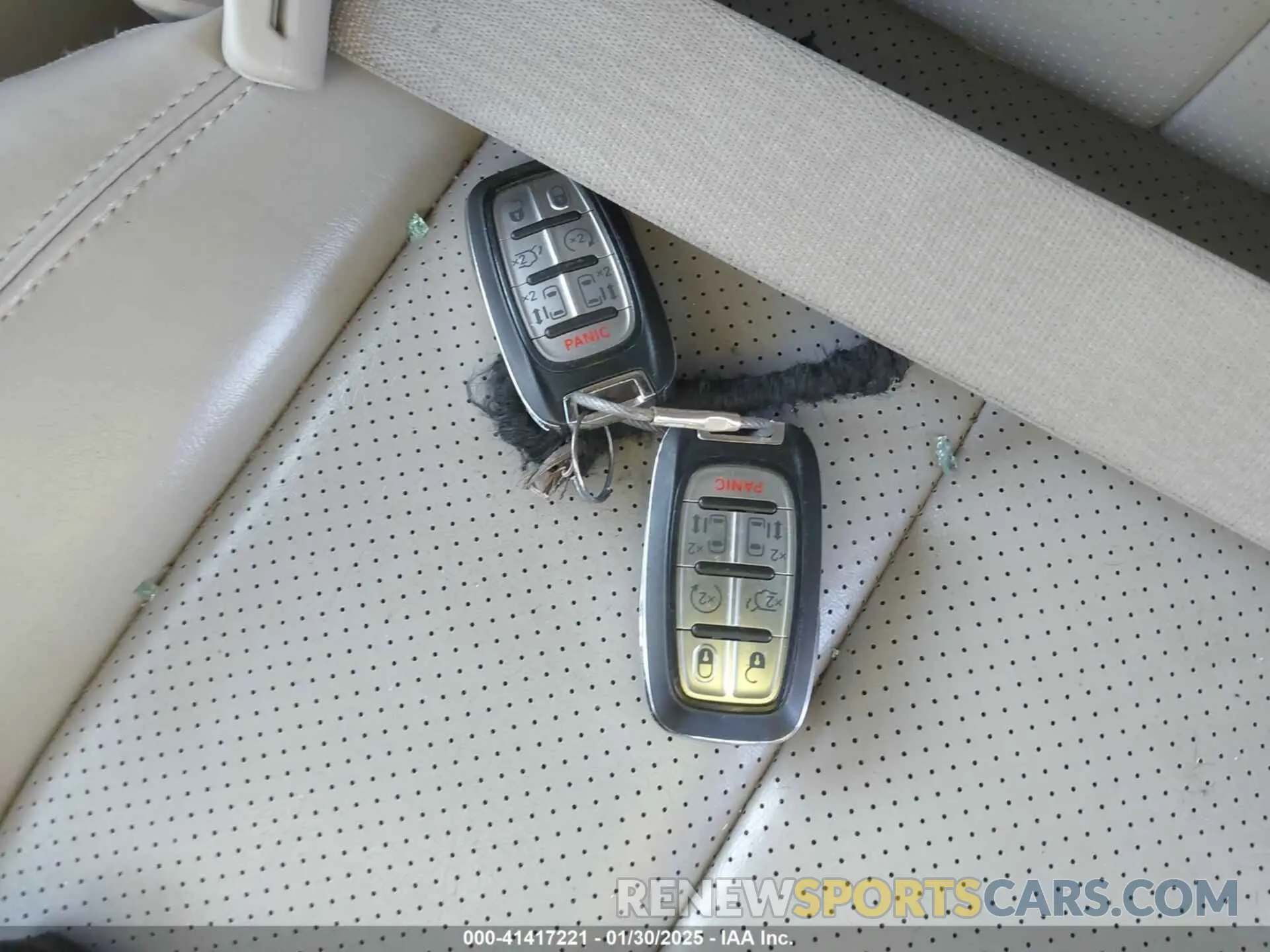 11 fotografías del automóvil dañado 2C4RC1DG8MR546312 CHRYSLER VOYAGER 2021