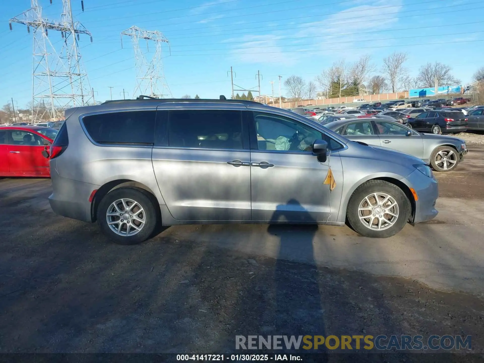 13 fotografías del automóvil dañado 2C4RC1DG8MR546312 CHRYSLER VOYAGER 2021