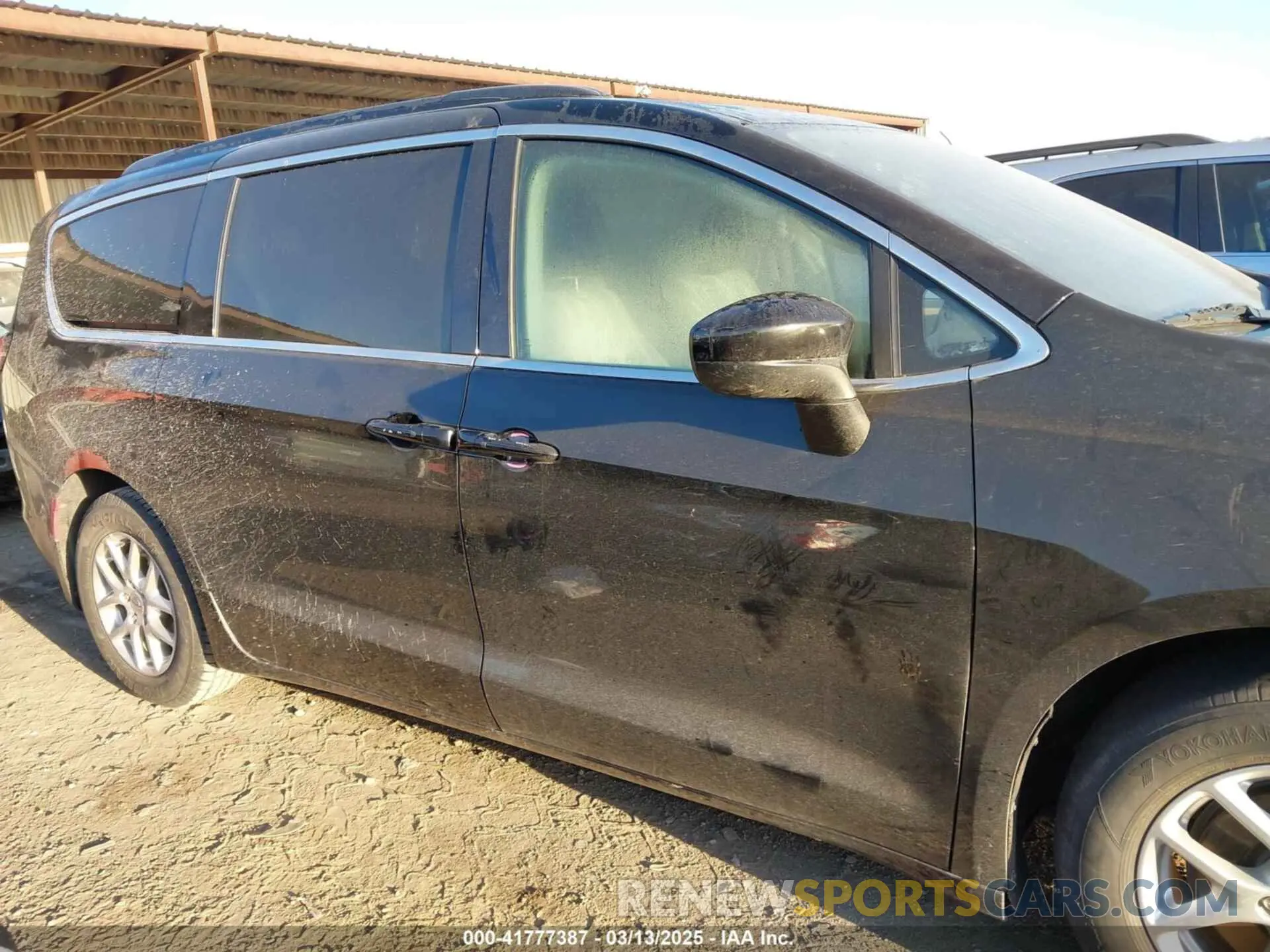 13 fotografías del automóvil dañado 2C4RC1DG8MR551168 CHRYSLER VOYAGER 2021