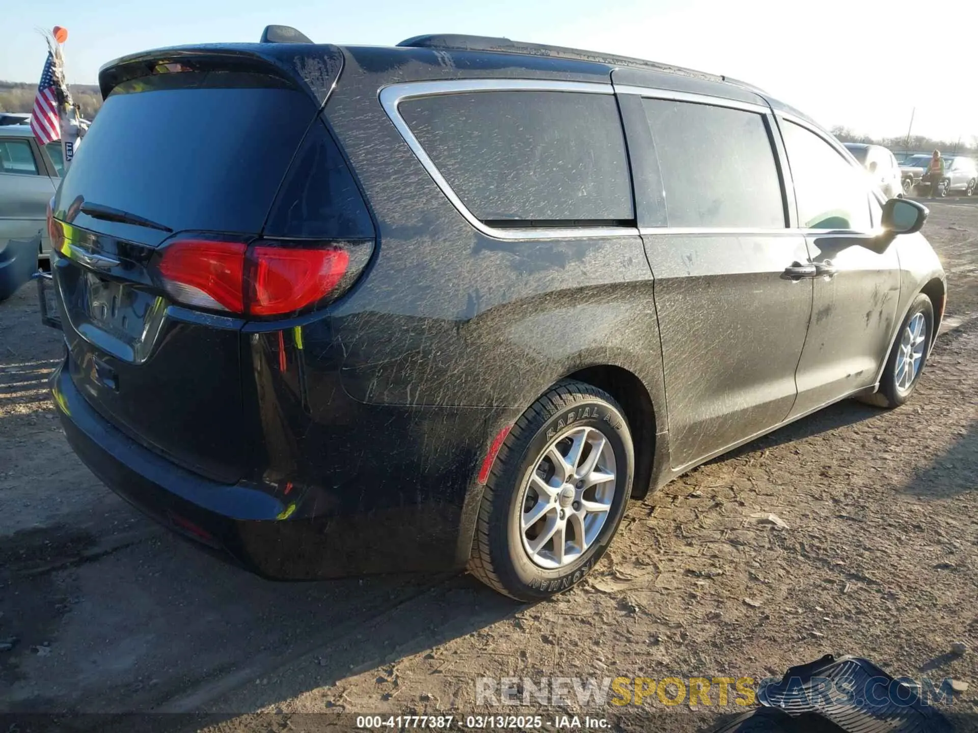 4 fotografías del automóvil dañado 2C4RC1DG8MR551168 CHRYSLER VOYAGER 2021