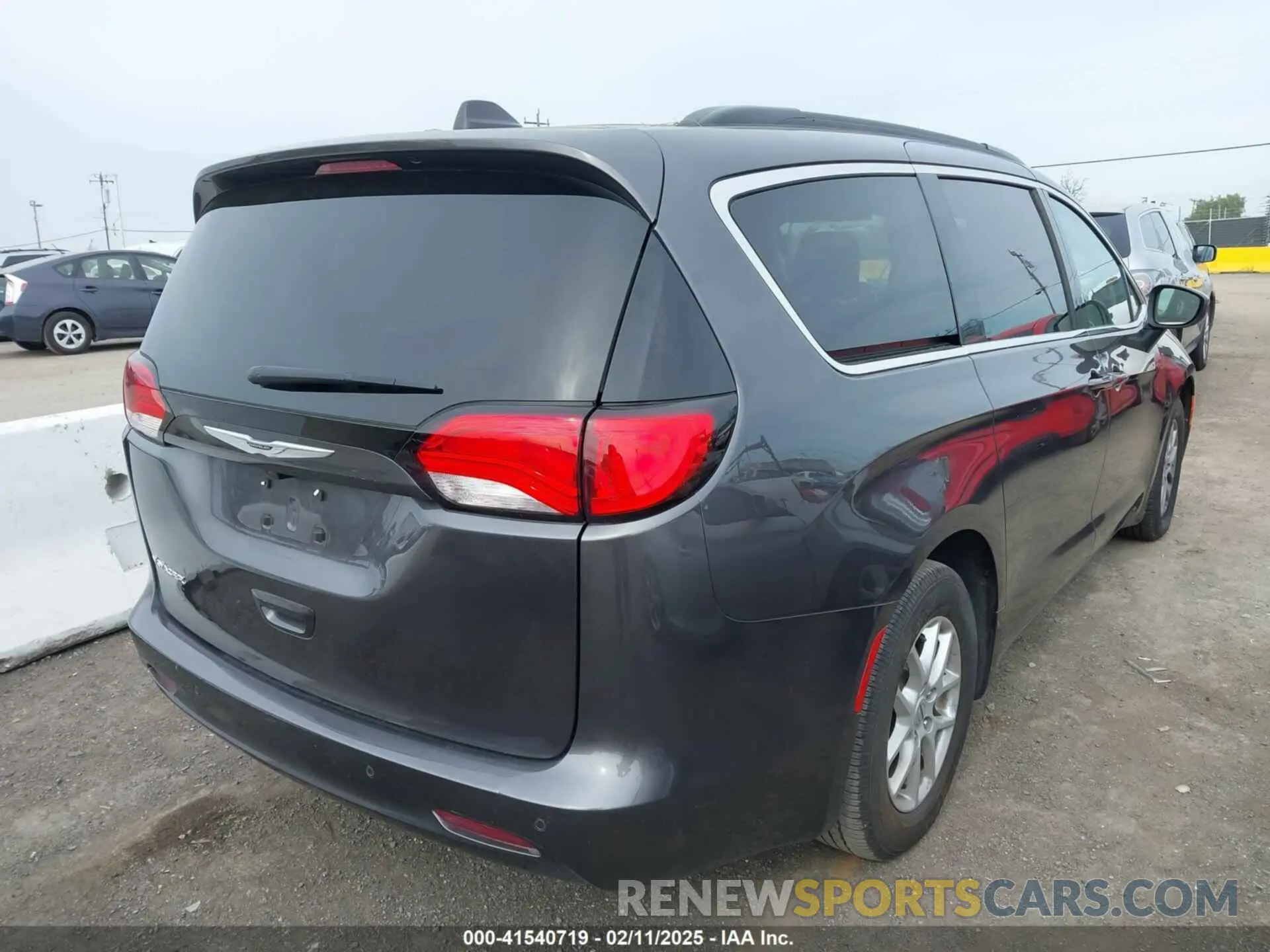 4 fotografías del automóvil dañado 2C4RC1DG8MR568388 CHRYSLER VOYAGER 2021