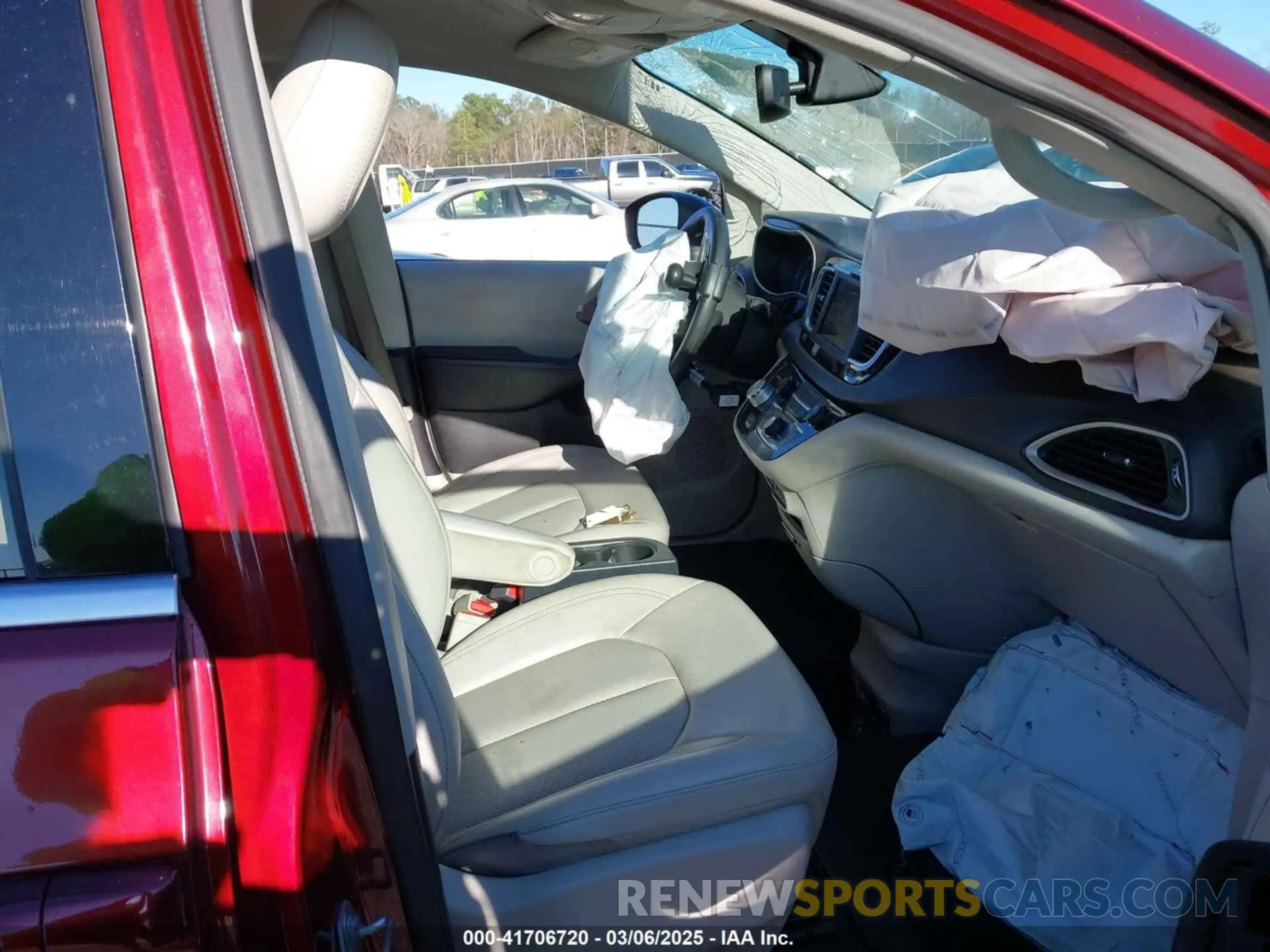 5 fotografías del automóvil dañado 2C4RC1DG9MR525887 CHRYSLER VOYAGER 2021