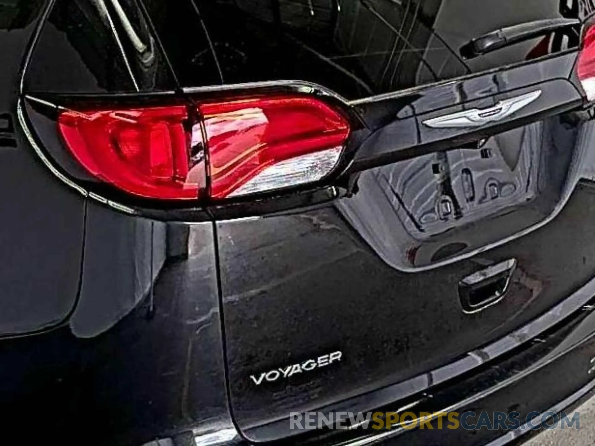 9 fotografías del automóvil dañado 2C4RC1CG0NR103302 CHRYSLER VOYAGER 2022