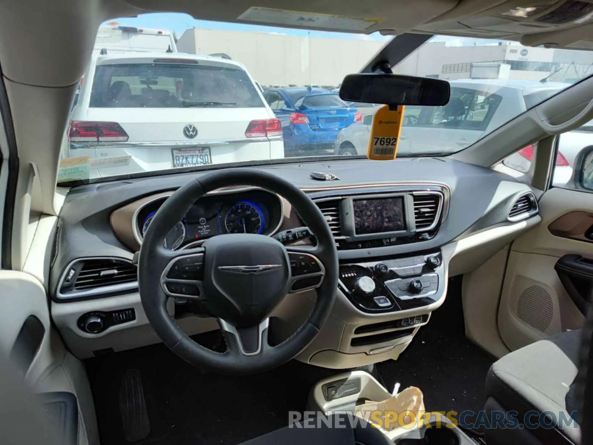 24 fotografías del automóvil dañado 2C4RC1CG0NR103316 CHRYSLER VOYAGER 2022