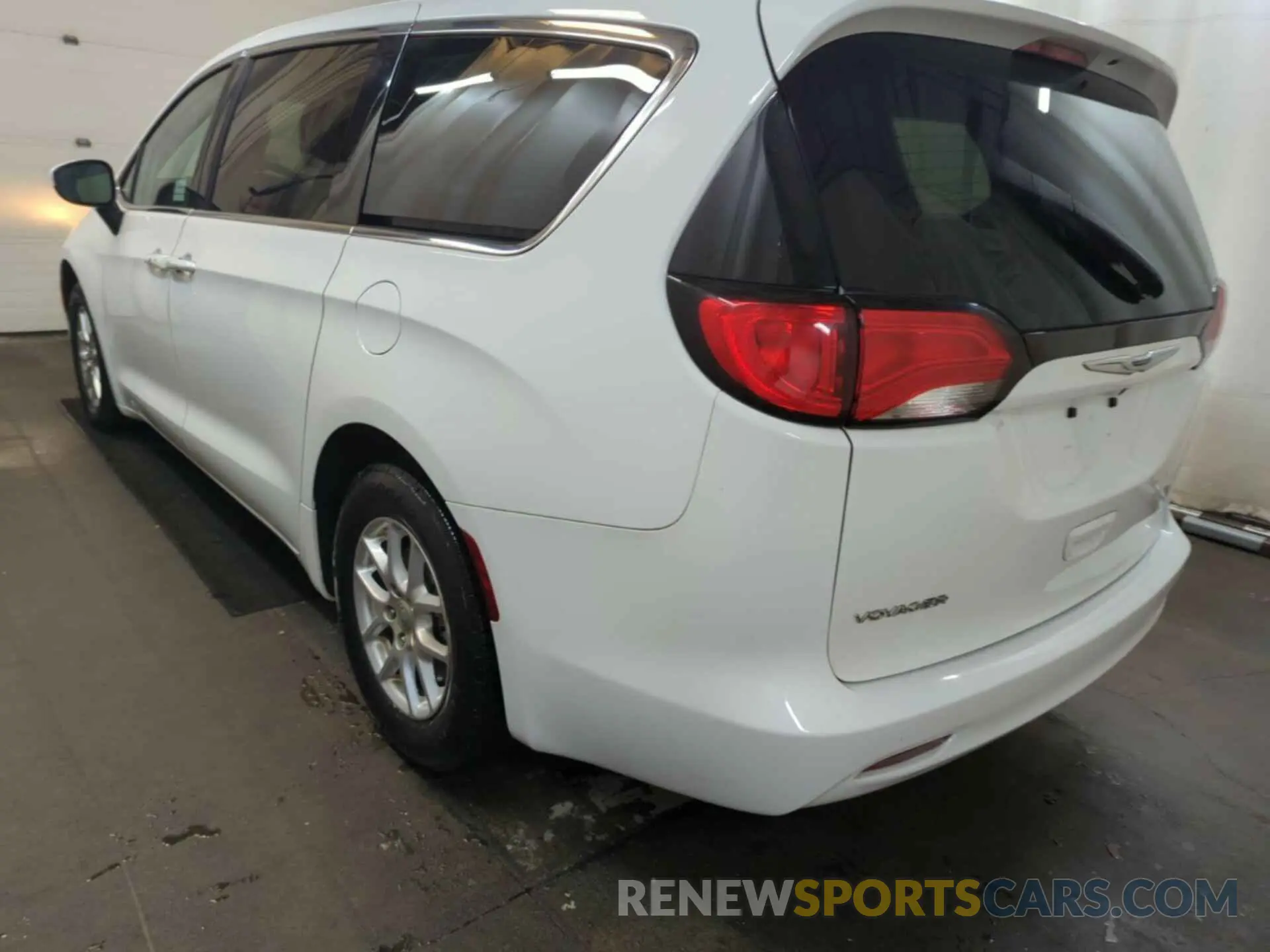 31 fotografías del automóvil dañado 2C4RC1CG0NR103316 CHRYSLER VOYAGER 2022