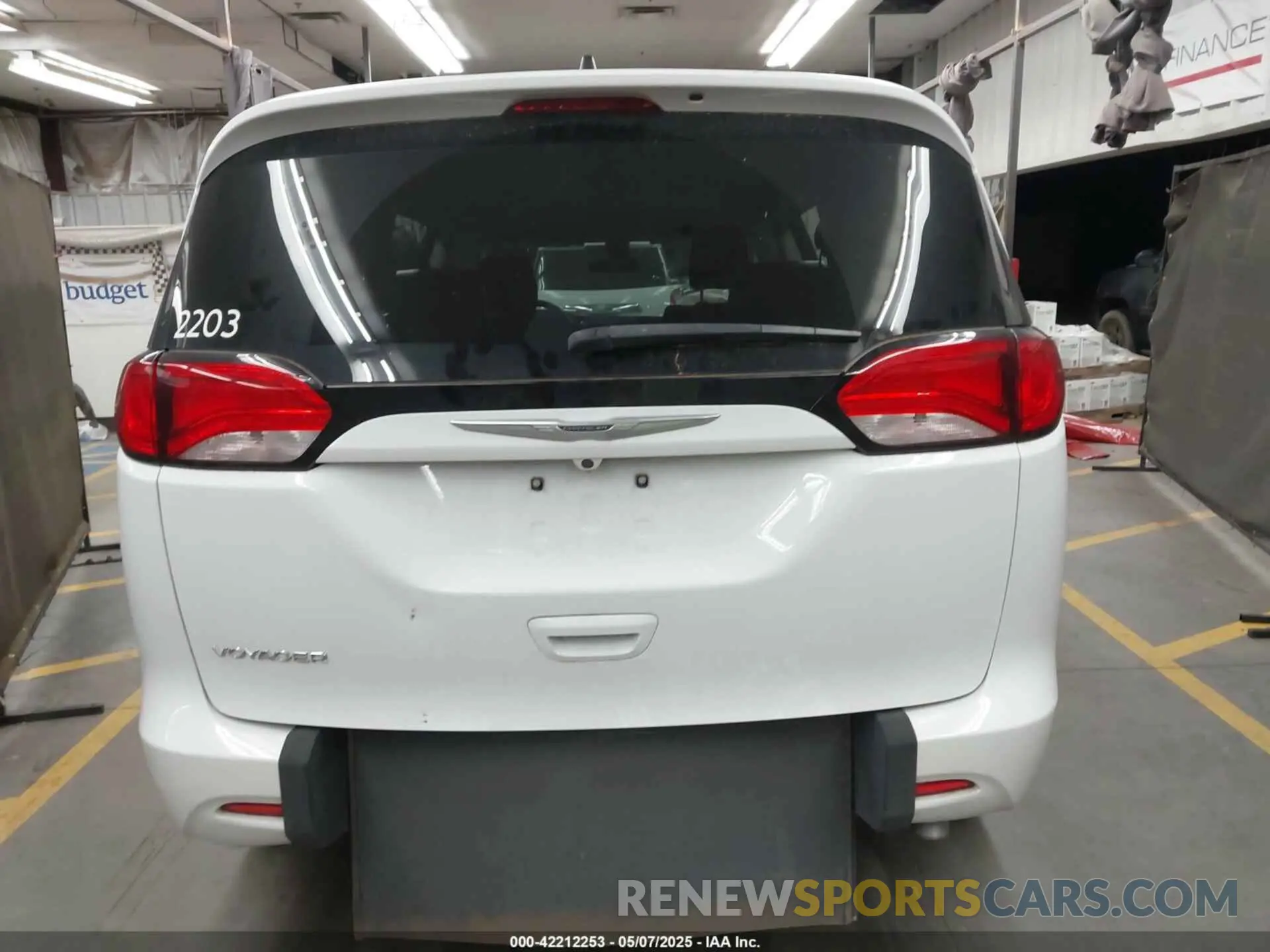 15 fotografías del automóvil dañado 2C4RC1CG1NR104555 CHRYSLER VOYAGER 2022