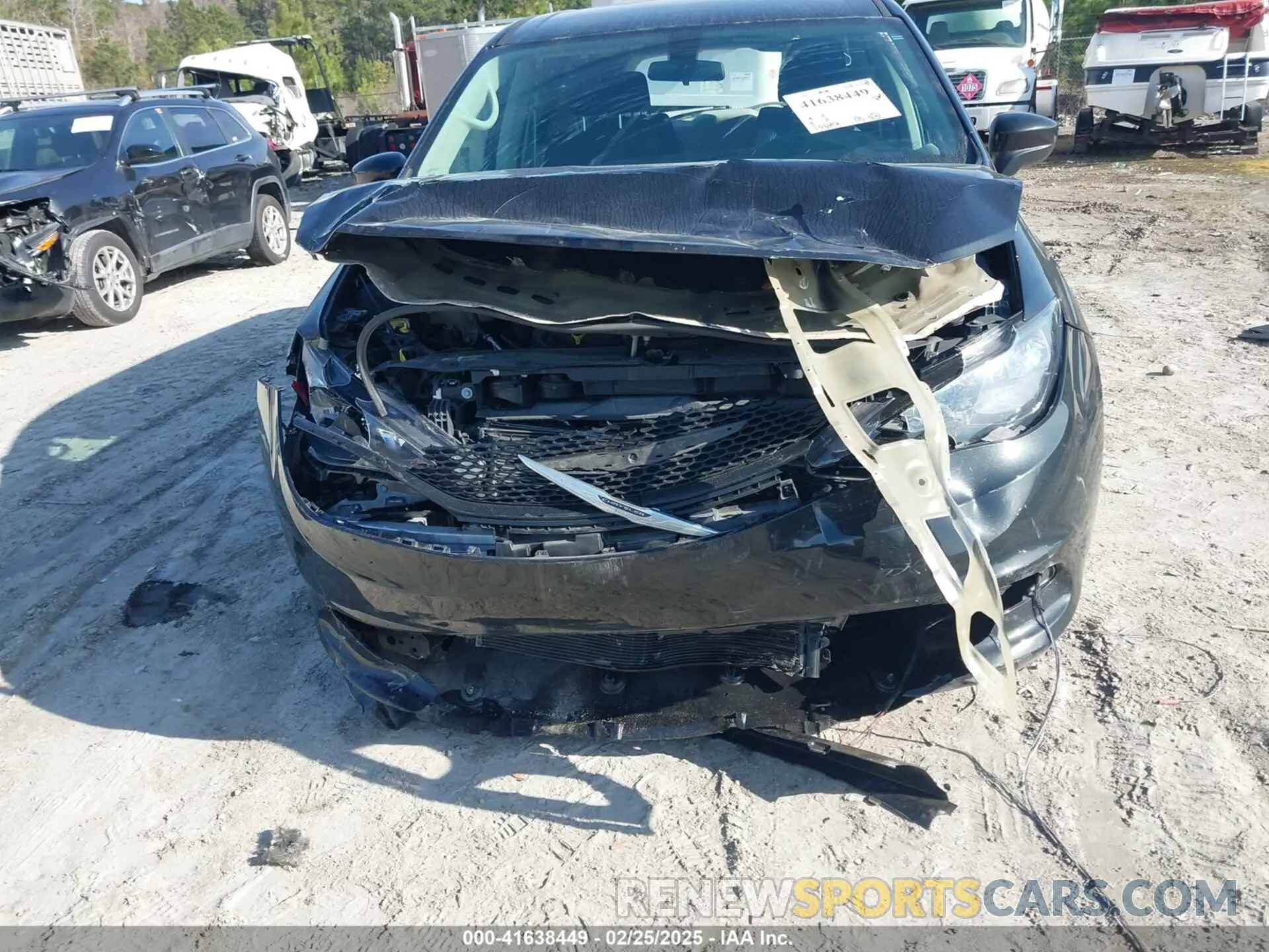 12 fotografías del automóvil dañado 2C4RC1CG4NR102976 CHRYSLER VOYAGER 2022