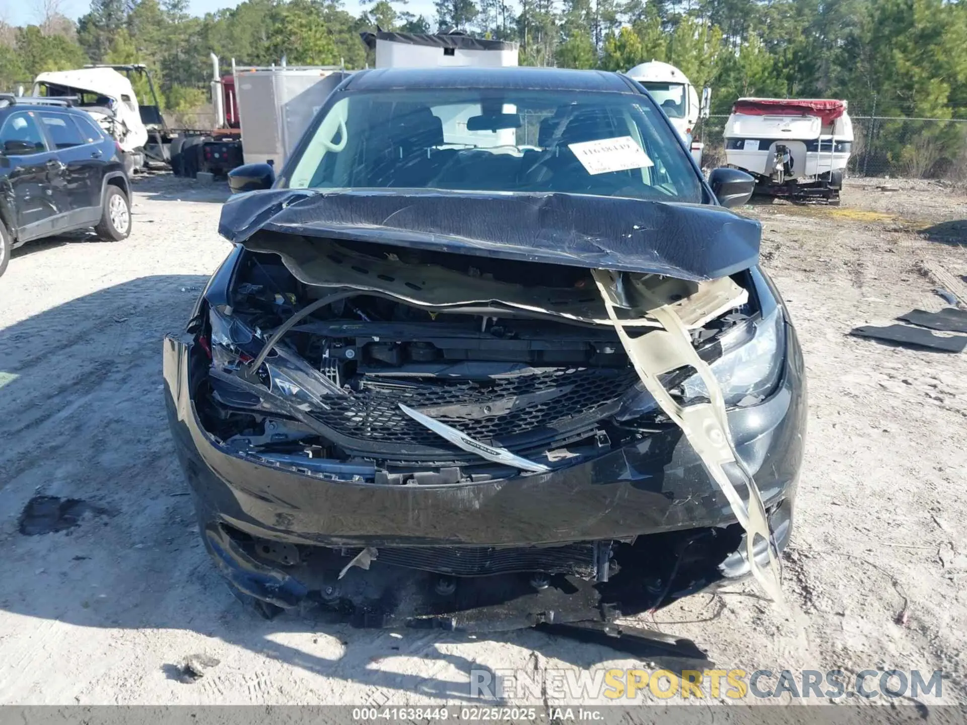 6 fotografías del automóvil dañado 2C4RC1CG4NR102976 CHRYSLER VOYAGER 2022