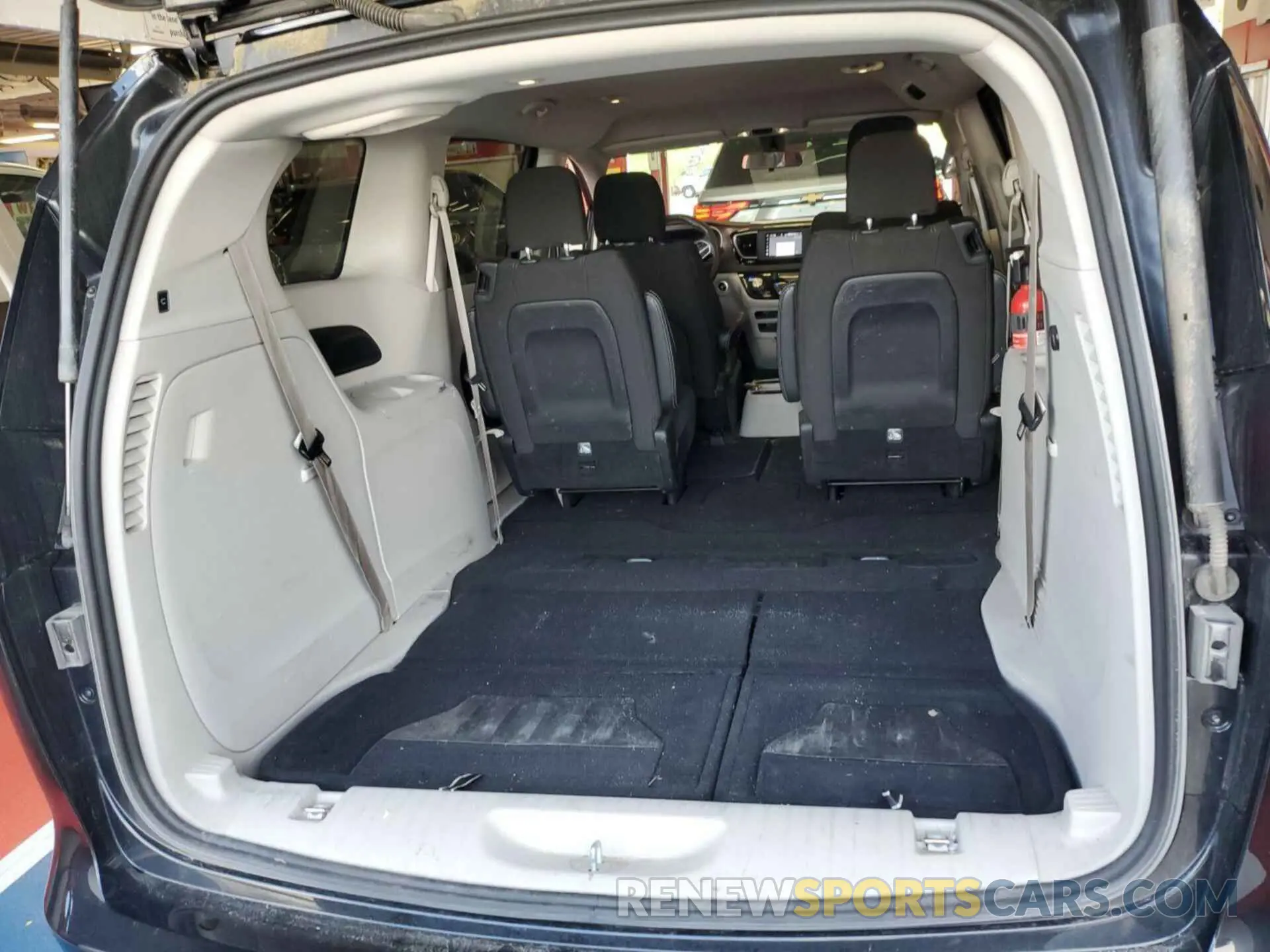 23 fotografías del automóvil dañado 2C4RC1CG4NR103318 CHRYSLER VOYAGER 2022