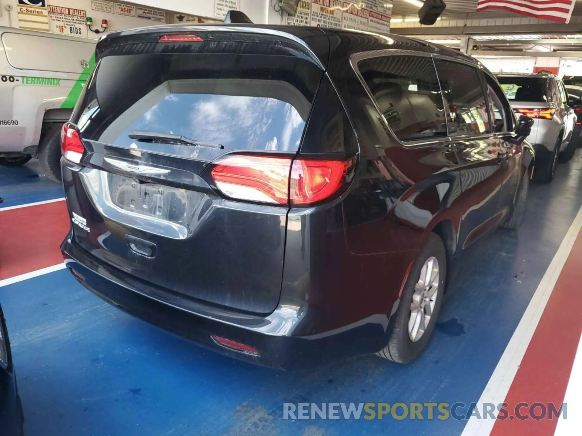 5 fotografías del automóvil dañado 2C4RC1CG4NR103318 CHRYSLER VOYAGER 2022