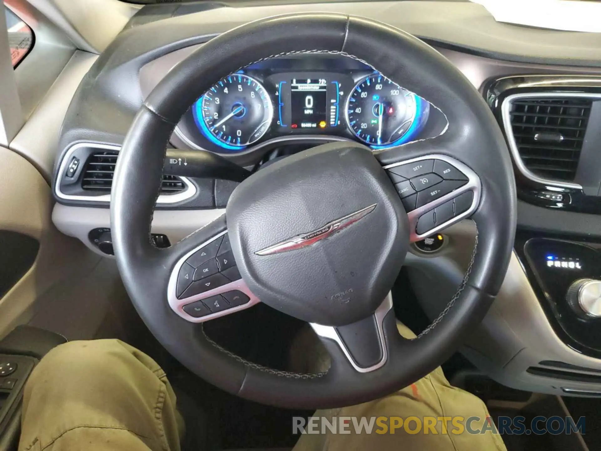 9 fotografías del automóvil dañado 2C4RC1CG4NR103318 CHRYSLER VOYAGER 2022
