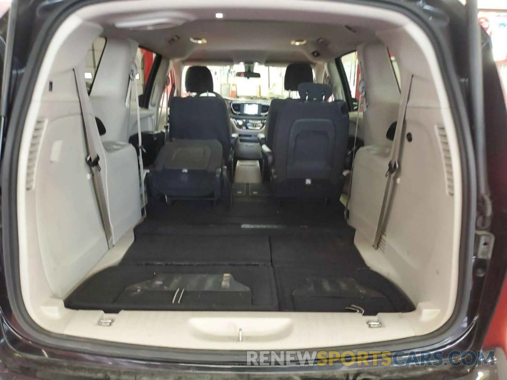 11 fotografías del automóvil dañado 2C4RC1CG4NR153071 CHRYSLER VOYAGER 2022