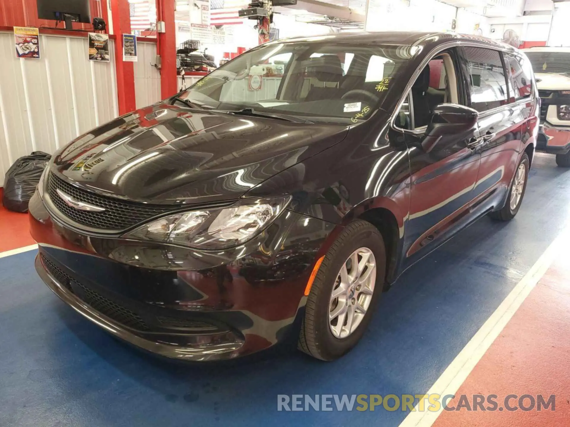 13 fotografías del automóvil dañado 2C4RC1CG4NR153071 CHRYSLER VOYAGER 2022