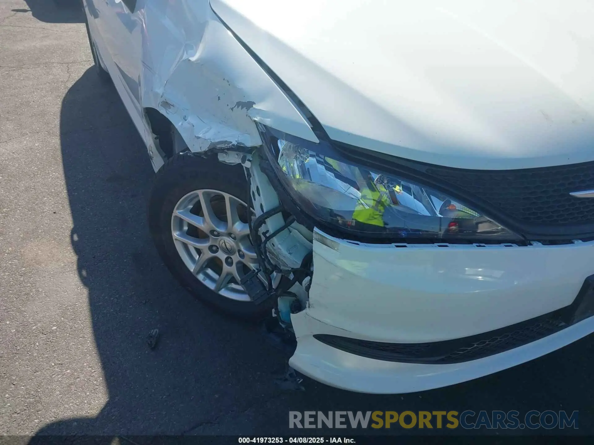 6 fotografías del automóvil dañado 2C4RC1CG4NR159999 CHRYSLER VOYAGER 2022
