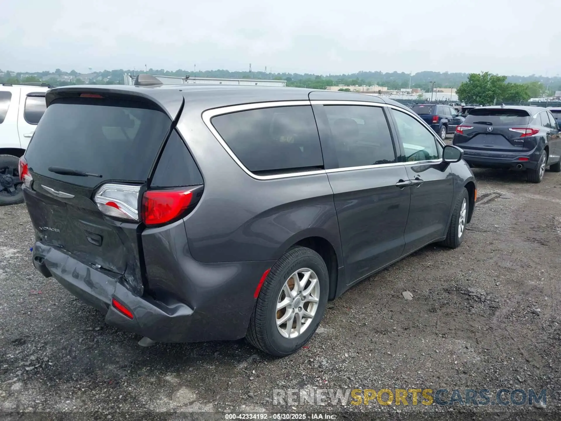 4 fotografías del automóvil dañado 2C4RC1CG5NR104669 CHRYSLER VOYAGER 2022
