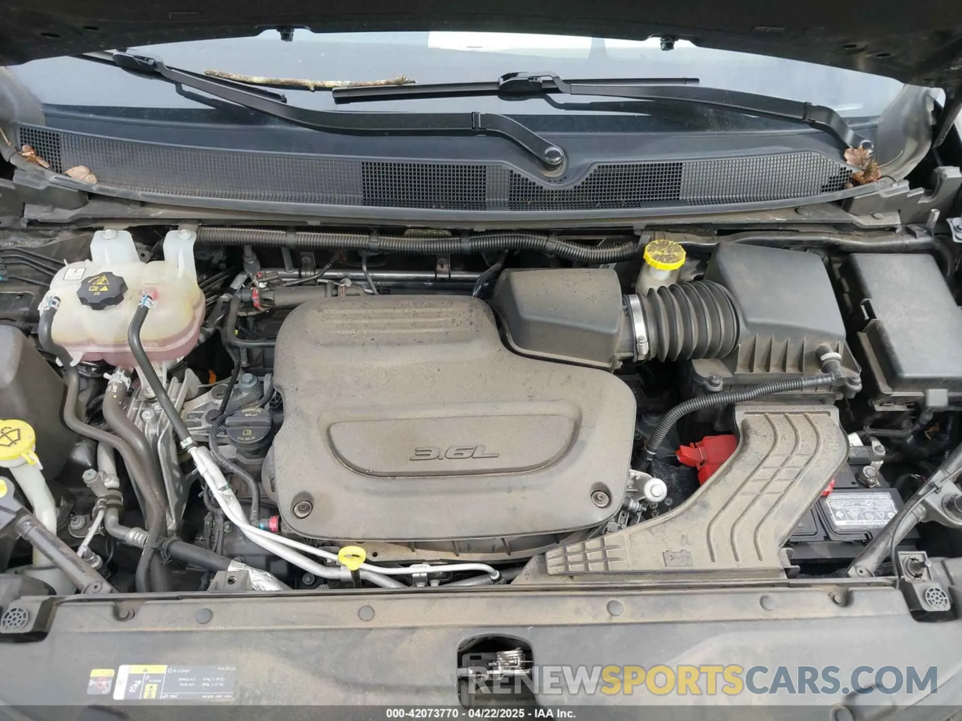10 fotografías del automóvil dañado 2C4RC1CG6NR204358 CHRYSLER VOYAGER 2022