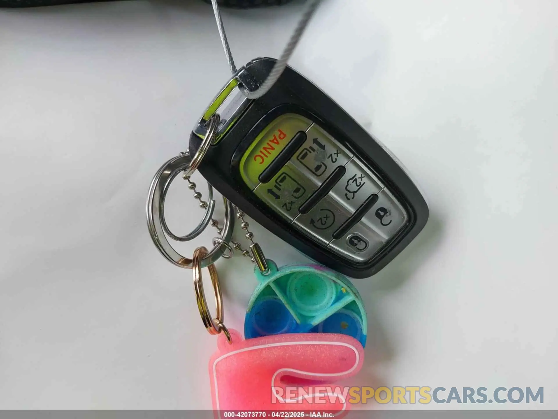 11 fotografías del automóvil dañado 2C4RC1CG6NR204358 CHRYSLER VOYAGER 2022