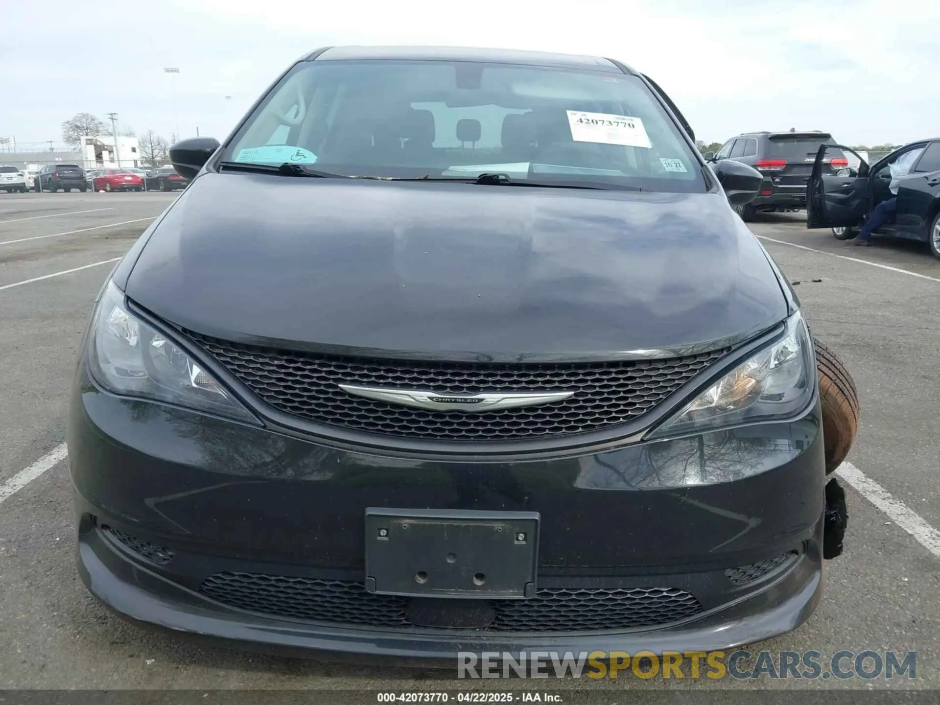 12 fotografías del automóvil dañado 2C4RC1CG6NR204358 CHRYSLER VOYAGER 2022