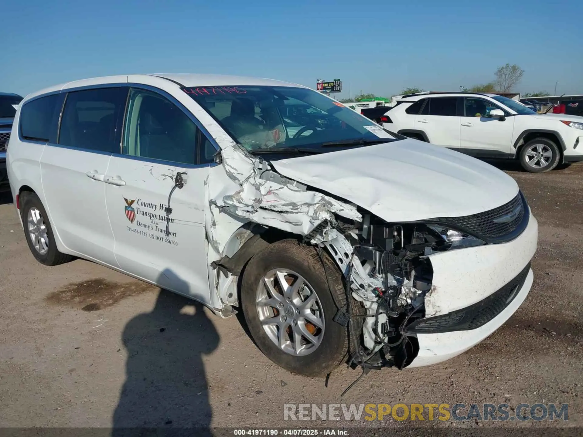 6 fotografías del automóvil dañado 2C4RC1CG6NR208667 CHRYSLER VOYAGER 2022