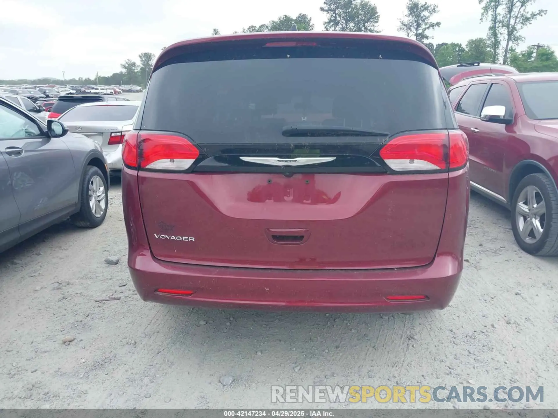 16 fotografías del automóvil dañado 2C4RC1CG6NR226151 CHRYSLER VOYAGER 2022