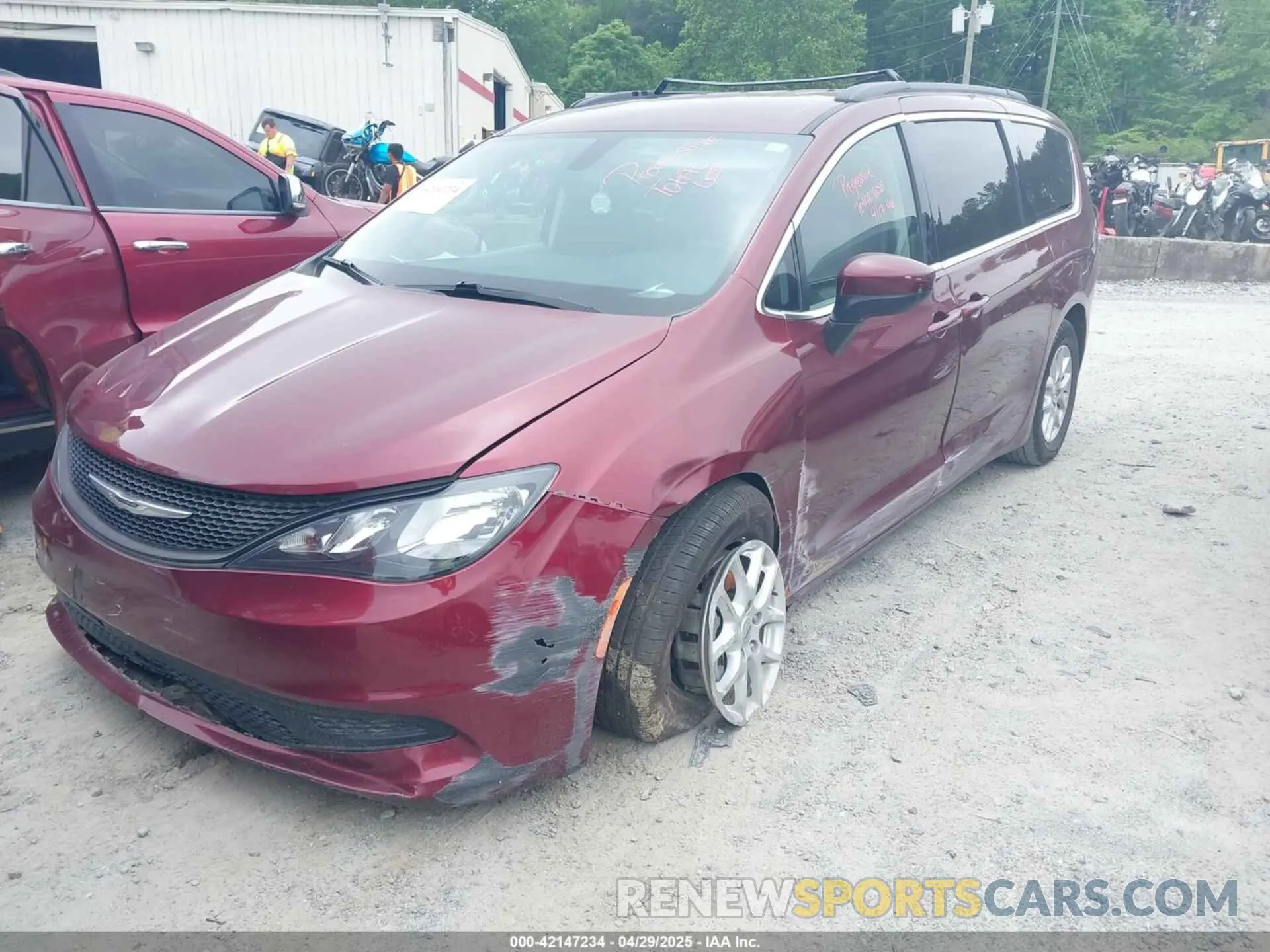 2 fotografías del automóvil dañado 2C4RC1CG6NR226151 CHRYSLER VOYAGER 2022