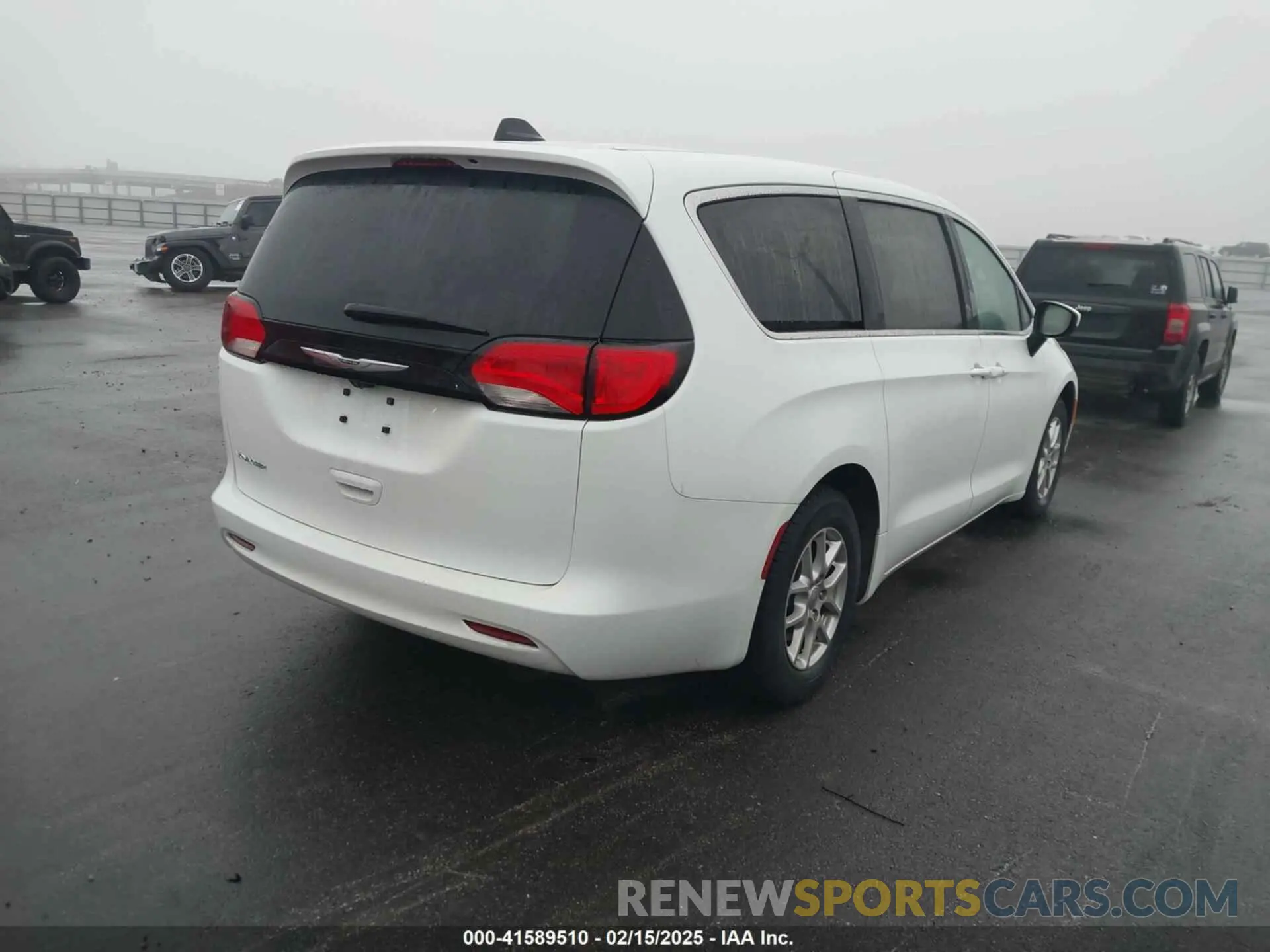 4 fotografías del automóvil dañado 2C4RC1CG7NR219063 CHRYSLER VOYAGER 2022