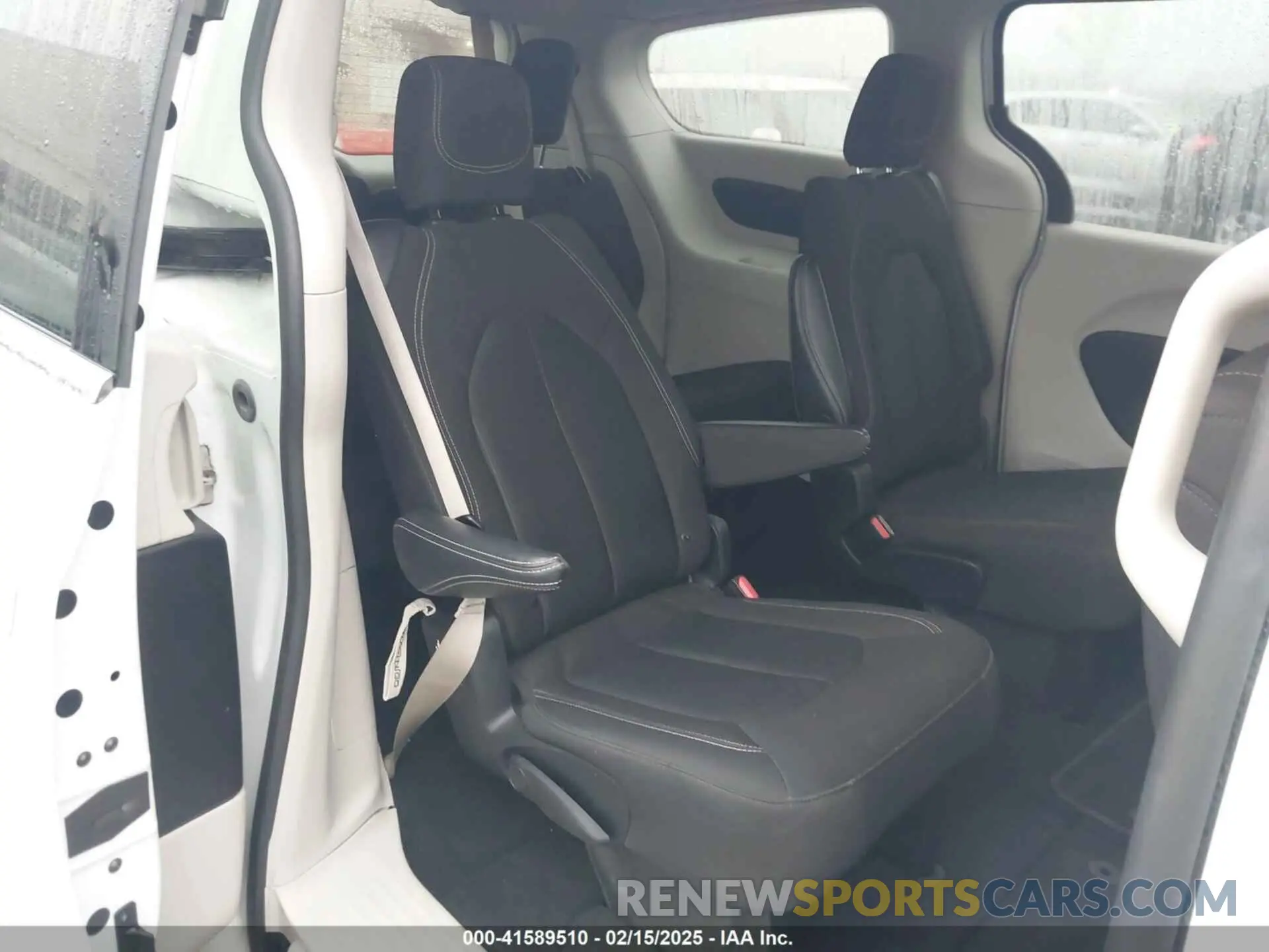 8 fotografías del automóvil dañado 2C4RC1CG7NR219063 CHRYSLER VOYAGER 2022