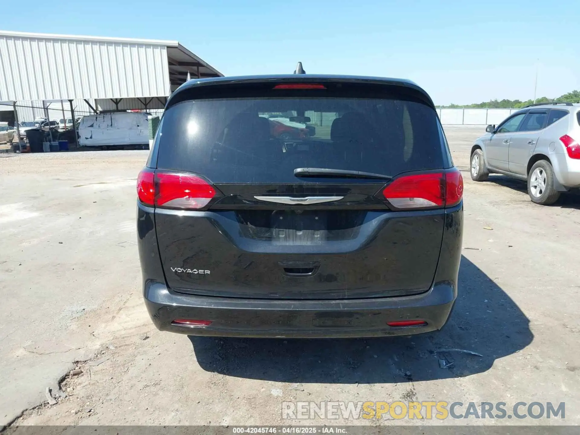 16 fotografías del automóvil dañado 2C4RC1CG7NR226904 CHRYSLER VOYAGER 2022