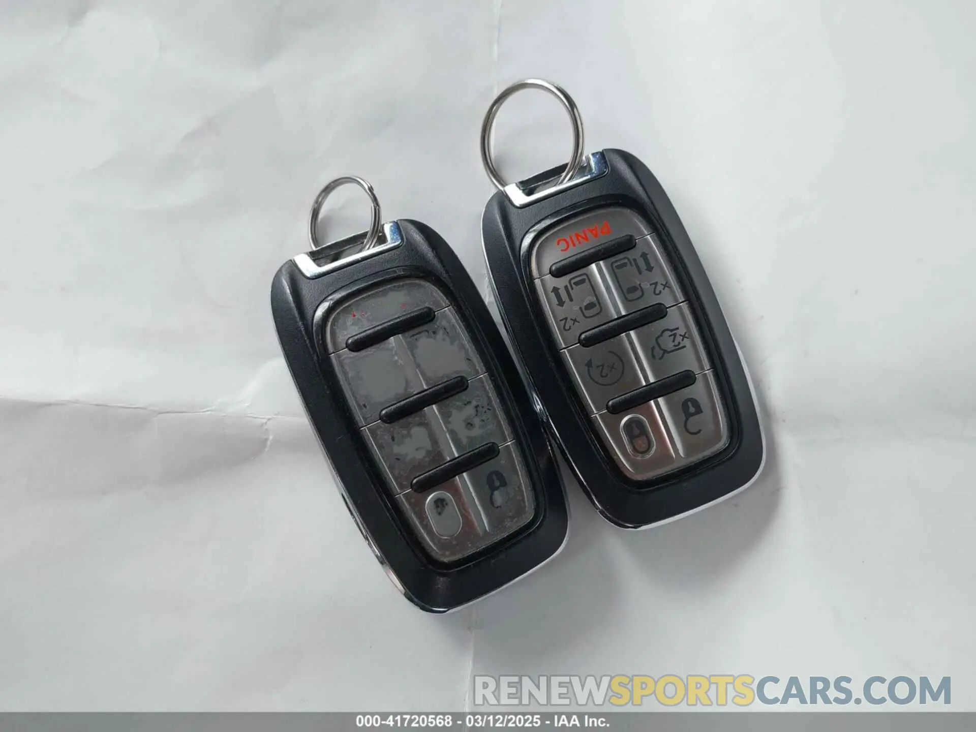 11 fotografías del automóvil dañado 2C4RC1CGXNR103260 CHRYSLER VOYAGER 2022