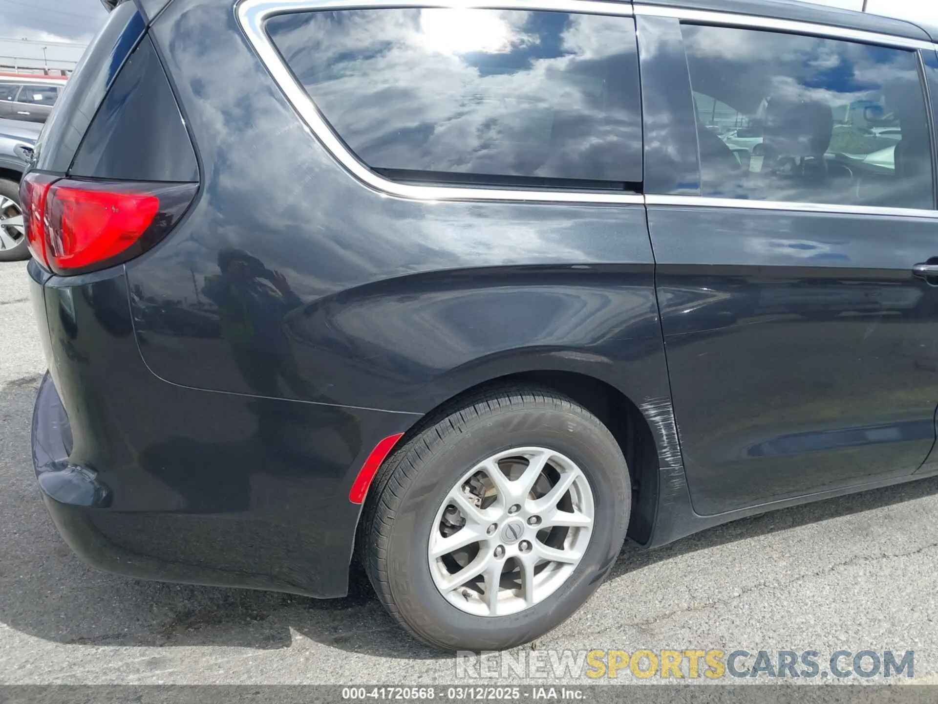 20 fotografías del automóvil dañado 2C4RC1CGXNR103260 CHRYSLER VOYAGER 2022