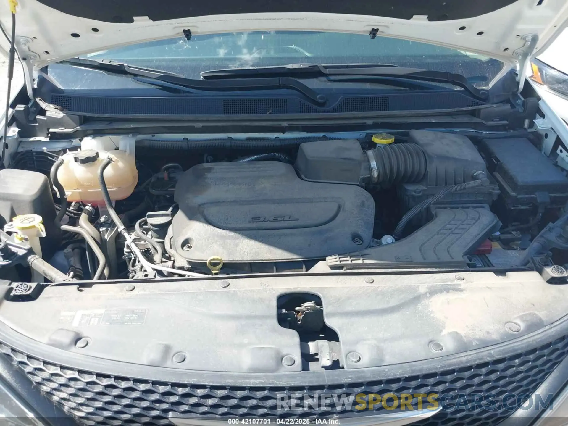 10 fotografías del automóvil dañado 2C4RC1CG0PR557780 CHRYSLER VOYAGER 2023