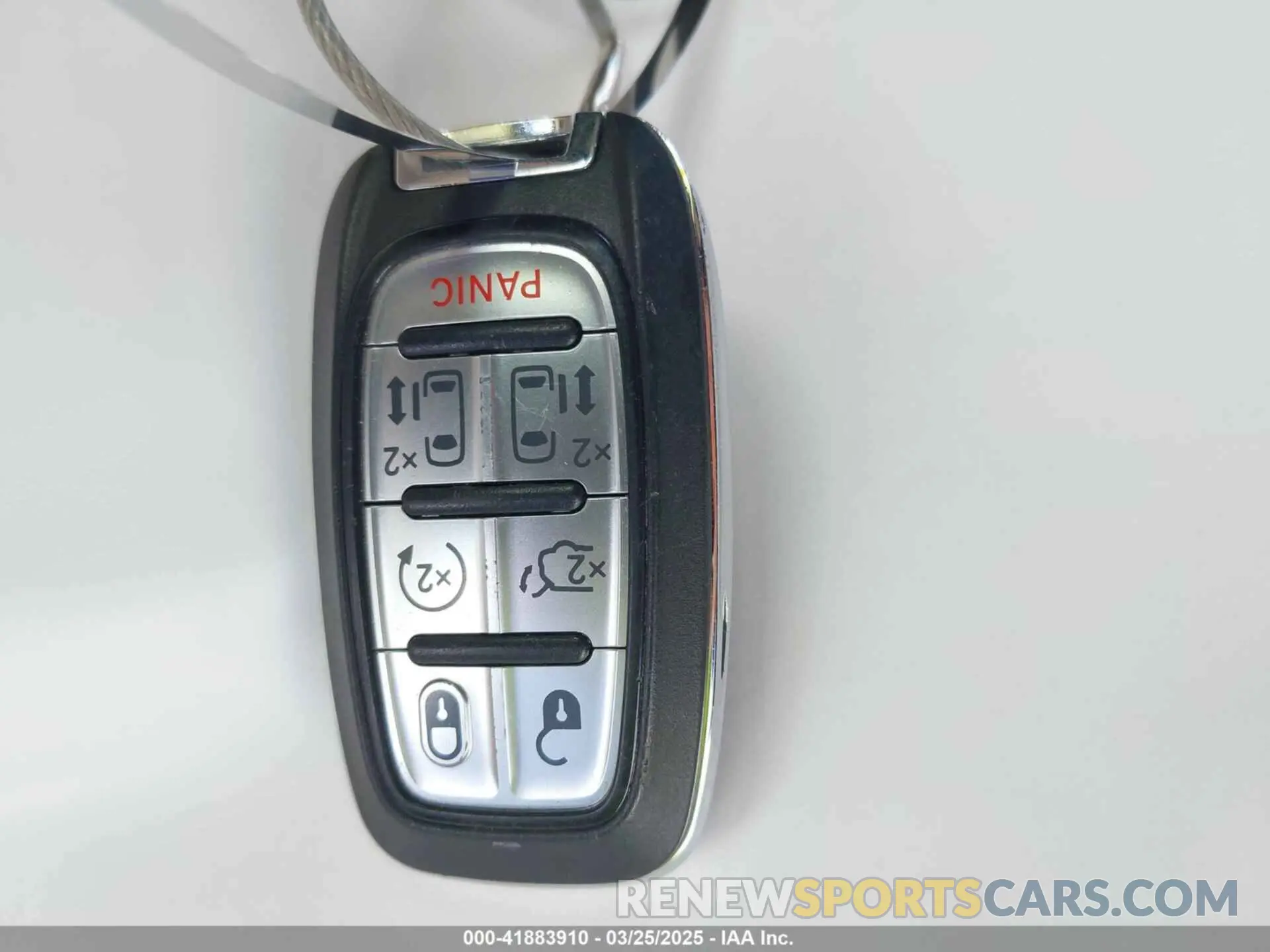 11 fotografías del automóvil dañado 2C4RC1CG0PR557813 CHRYSLER VOYAGER 2023