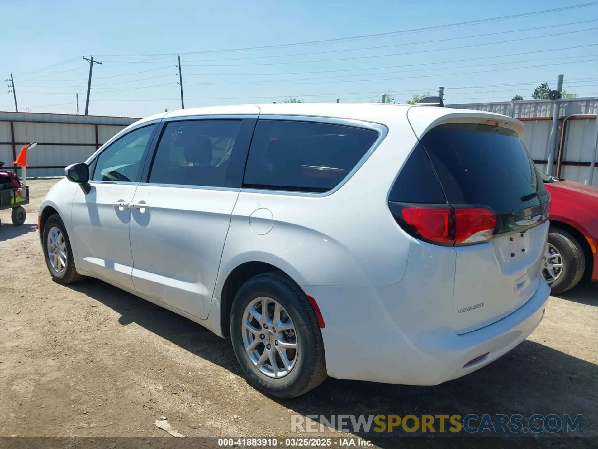 3 fotografías del automóvil dañado 2C4RC1CG0PR557813 CHRYSLER VOYAGER 2023