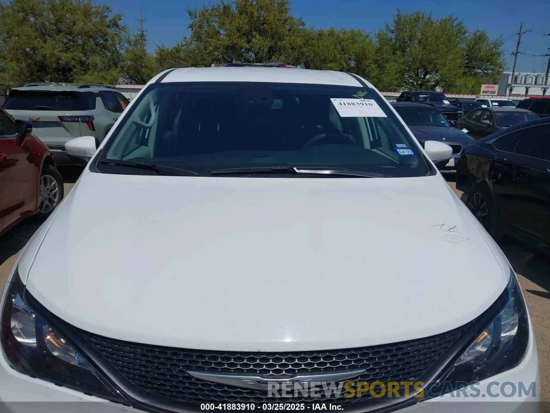 6 fotografías del automóvil dañado 2C4RC1CG0PR557813 CHRYSLER VOYAGER 2023