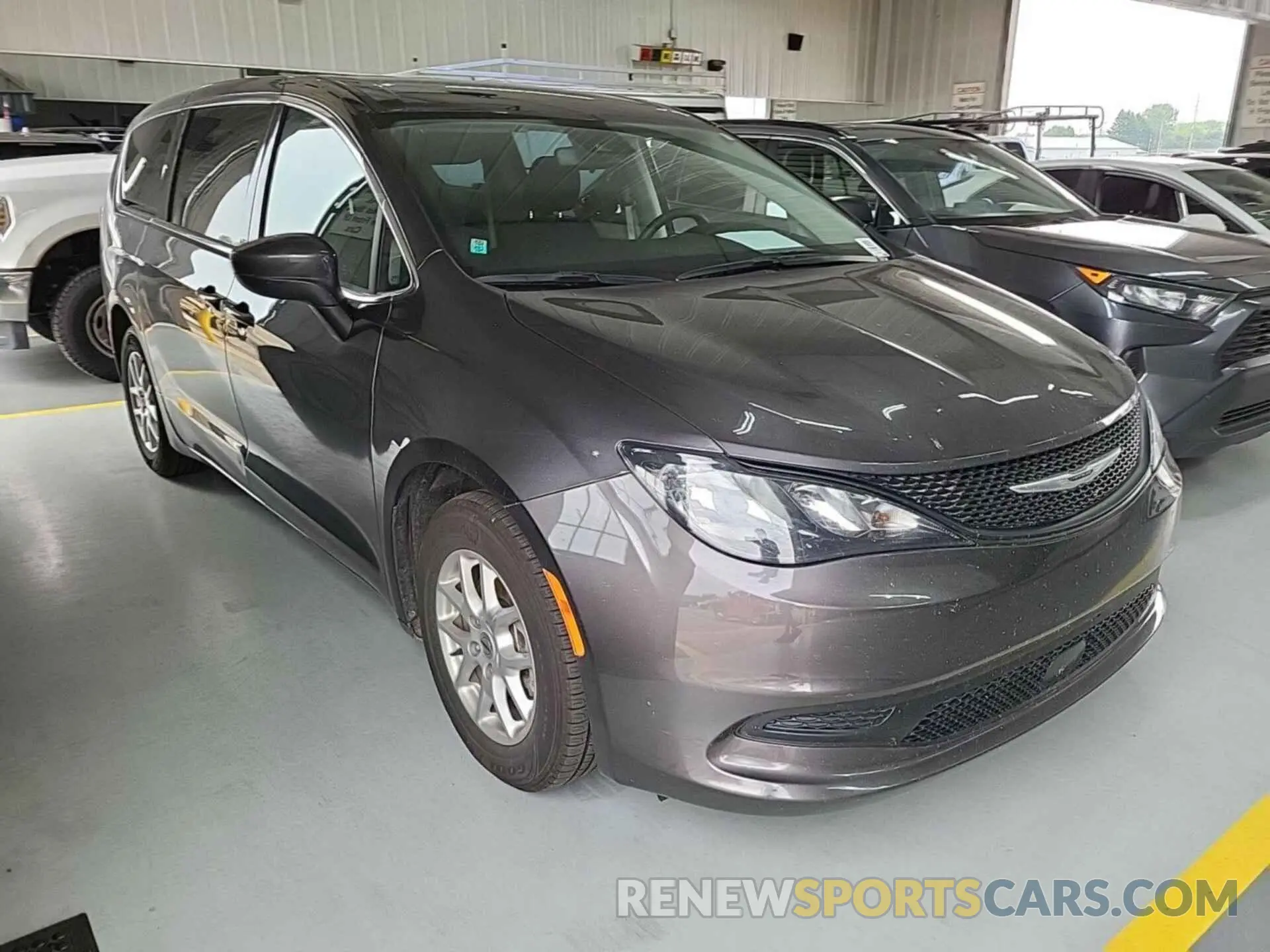 23 fotografías del automóvil dañado 2C4RC1CG2PR516082 CHRYSLER VOYAGER 2023