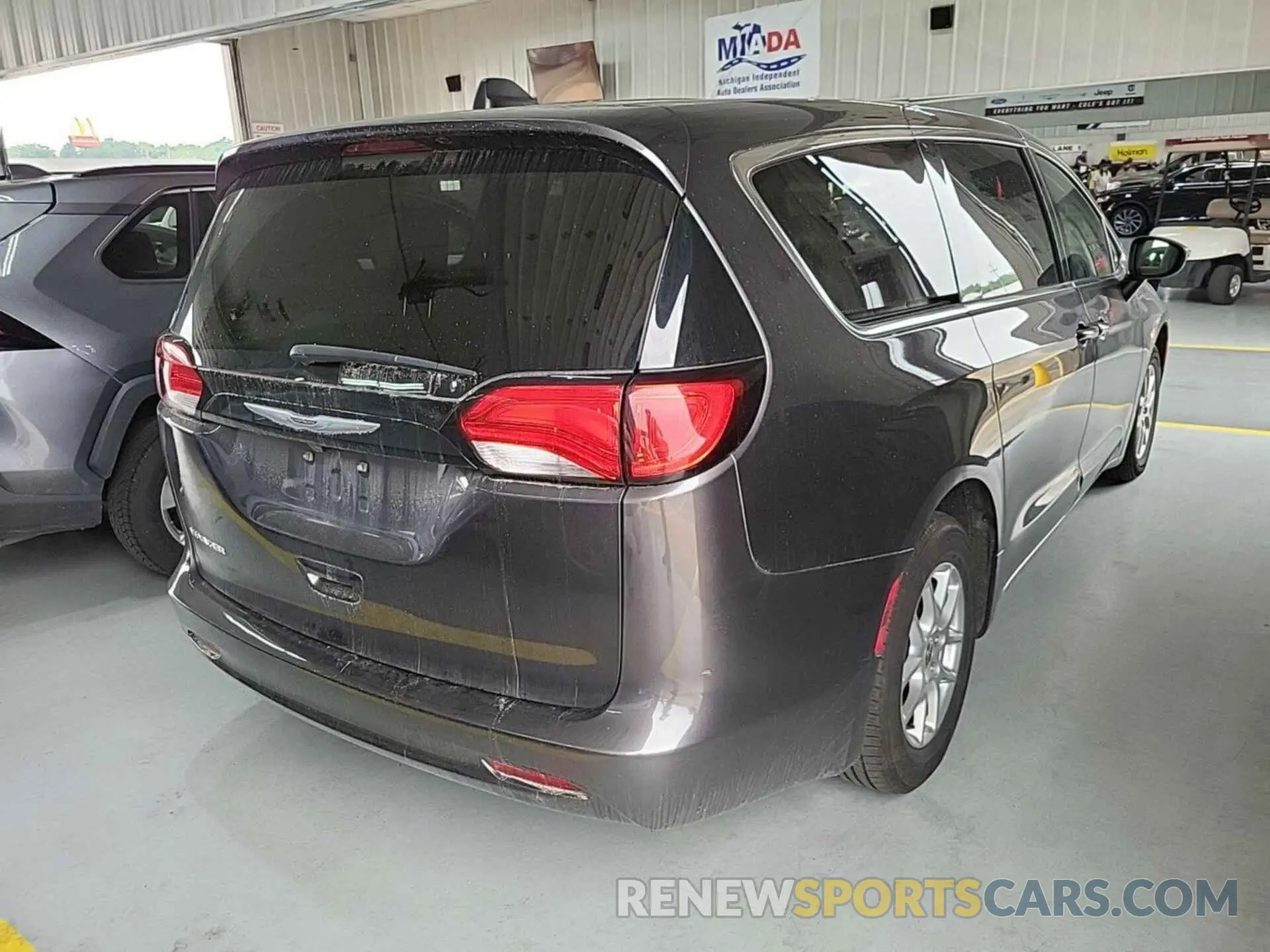 25 fotografías del automóvil dañado 2C4RC1CG2PR516082 CHRYSLER VOYAGER 2023