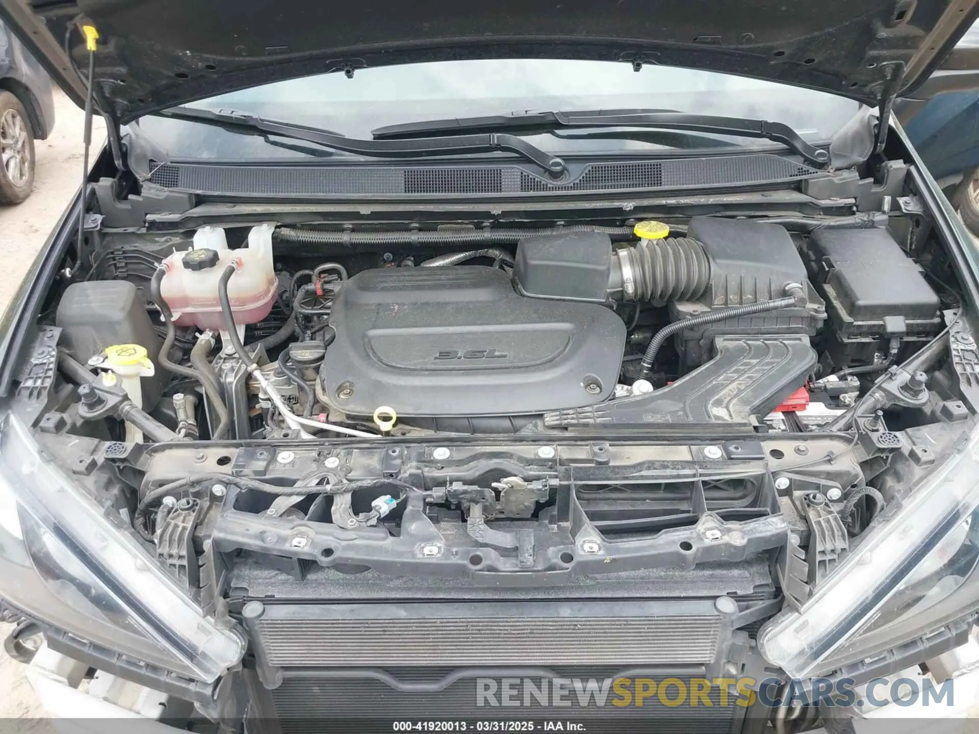 10 fotografías del automóvil dañado 2C4RC1CG2PR535859 CHRYSLER VOYAGER 2023