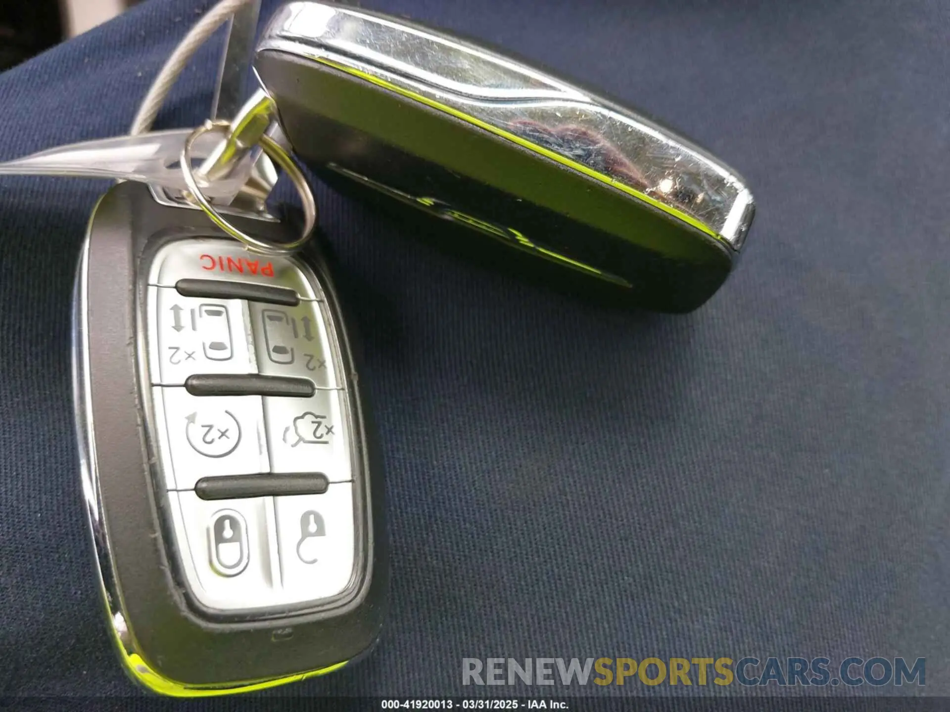 11 fotografías del automóvil dañado 2C4RC1CG2PR535859 CHRYSLER VOYAGER 2023