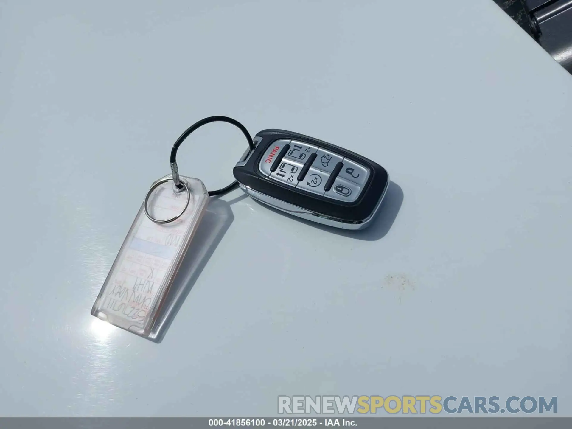 11 fotografías del automóvil dañado 2C4RC1CG2PR564391 CHRYSLER VOYAGER 2023