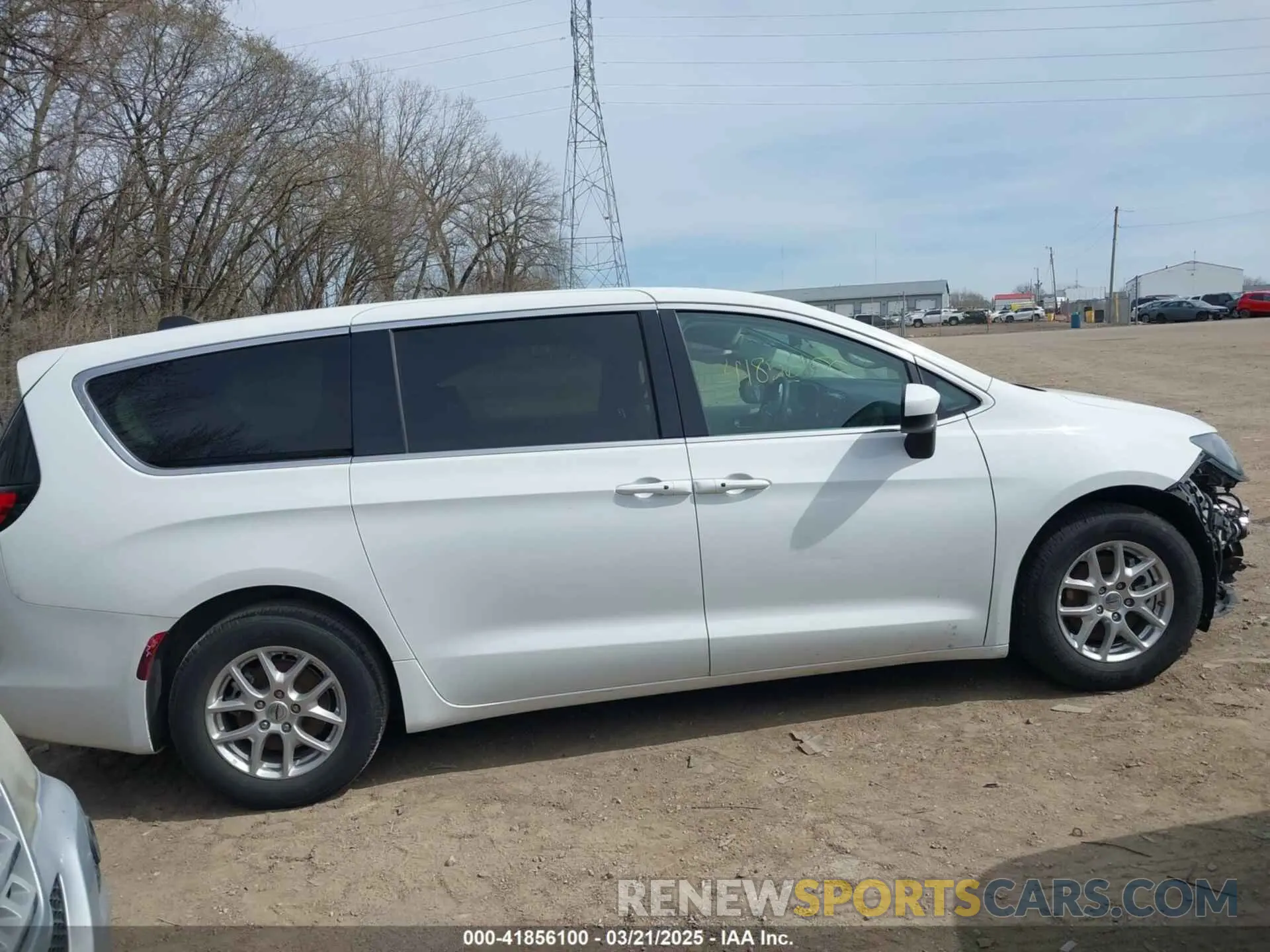 14 fotografías del automóvil dañado 2C4RC1CG2PR564391 CHRYSLER VOYAGER 2023