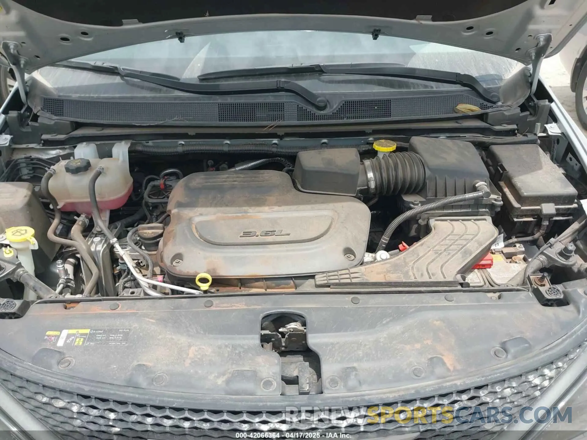 10 fotografías del automóvil dañado 2C4RC1CG2PR597083 CHRYSLER VOYAGER 2023